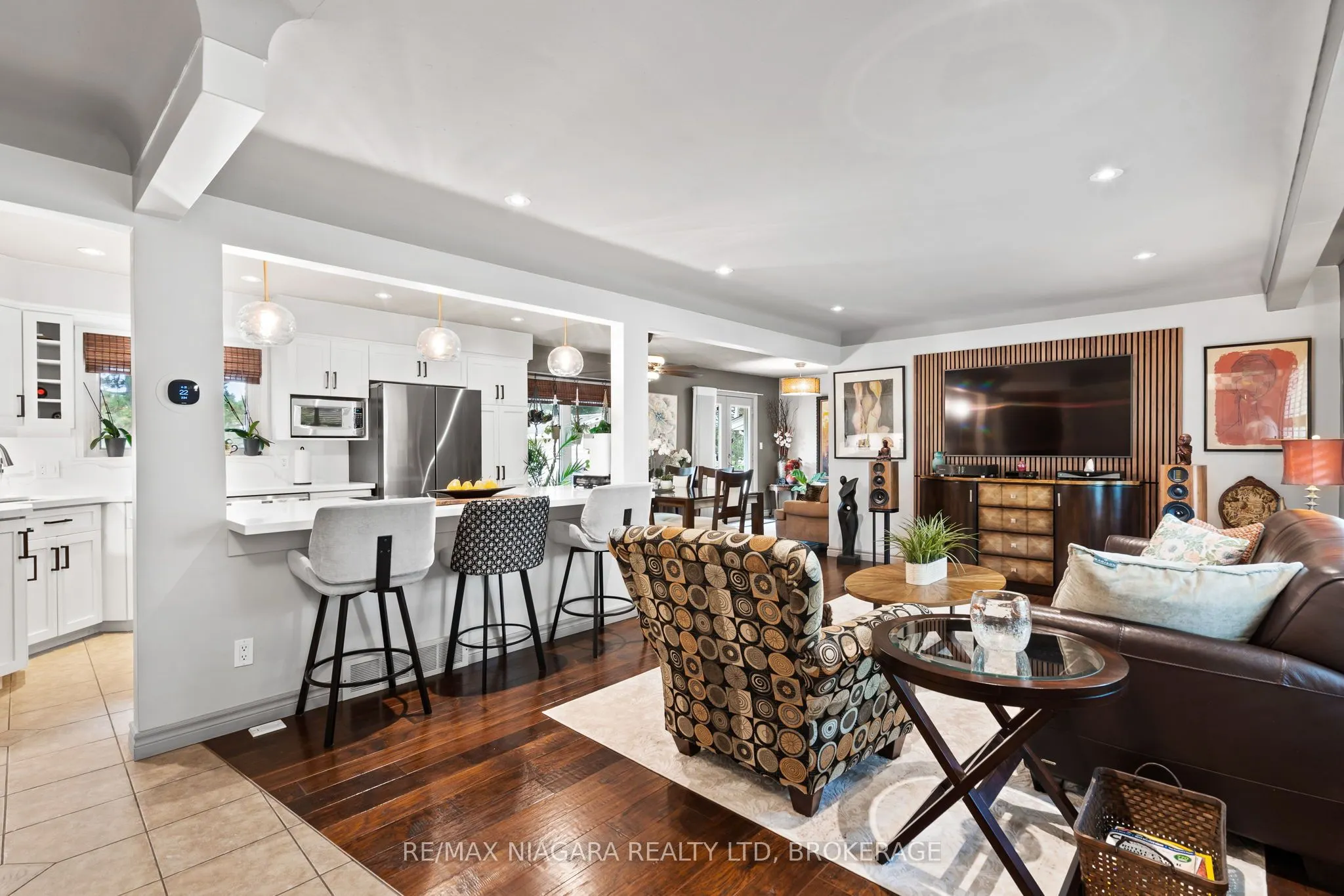 44 Lockview Crescent