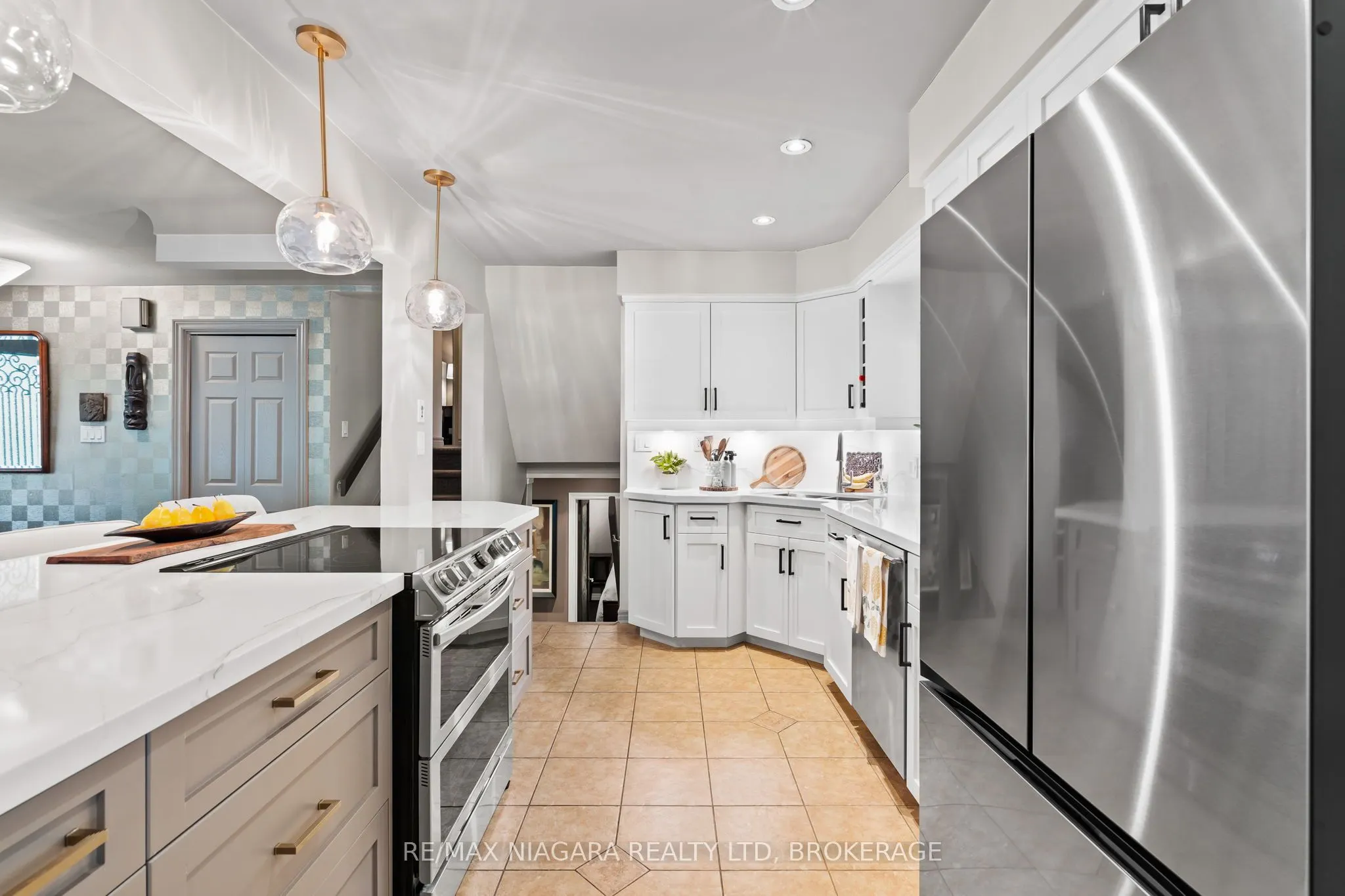 44 Lockview Crescent