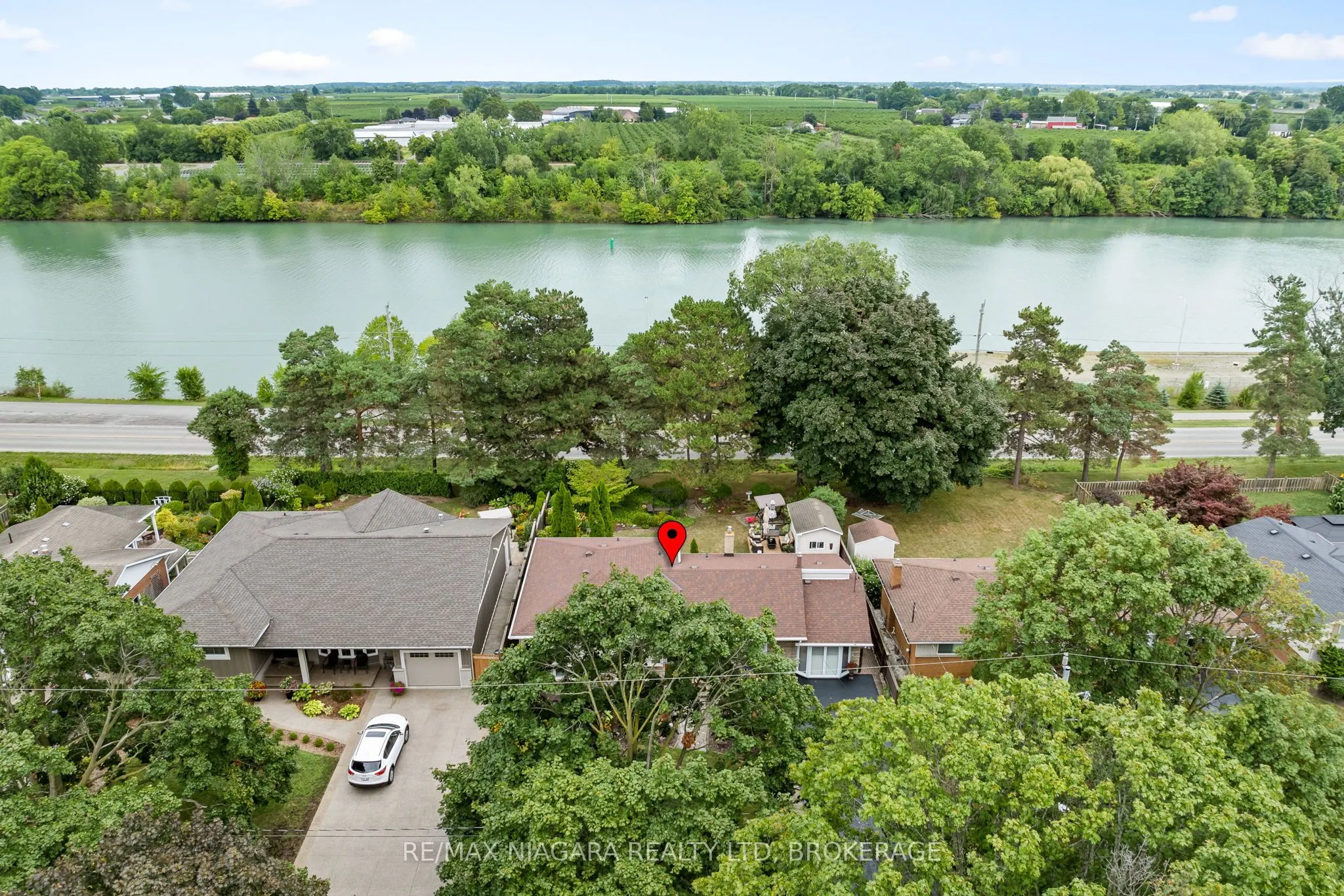 44 Lockview Crescent