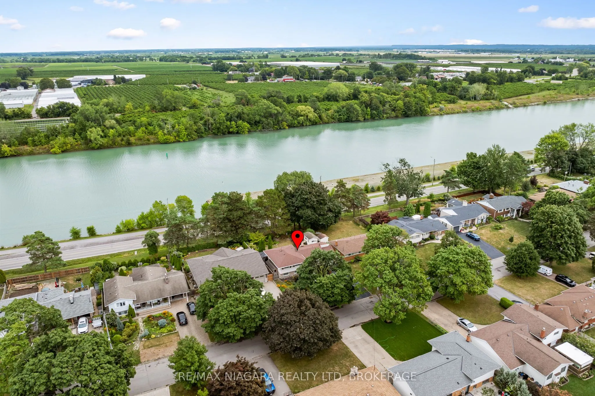 44 Lockview Crescent