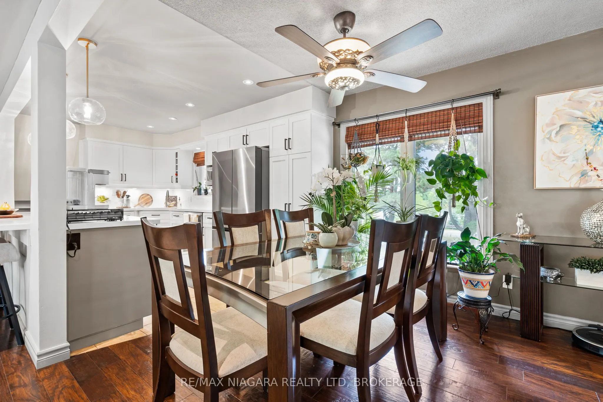 44 Lockview Crescent