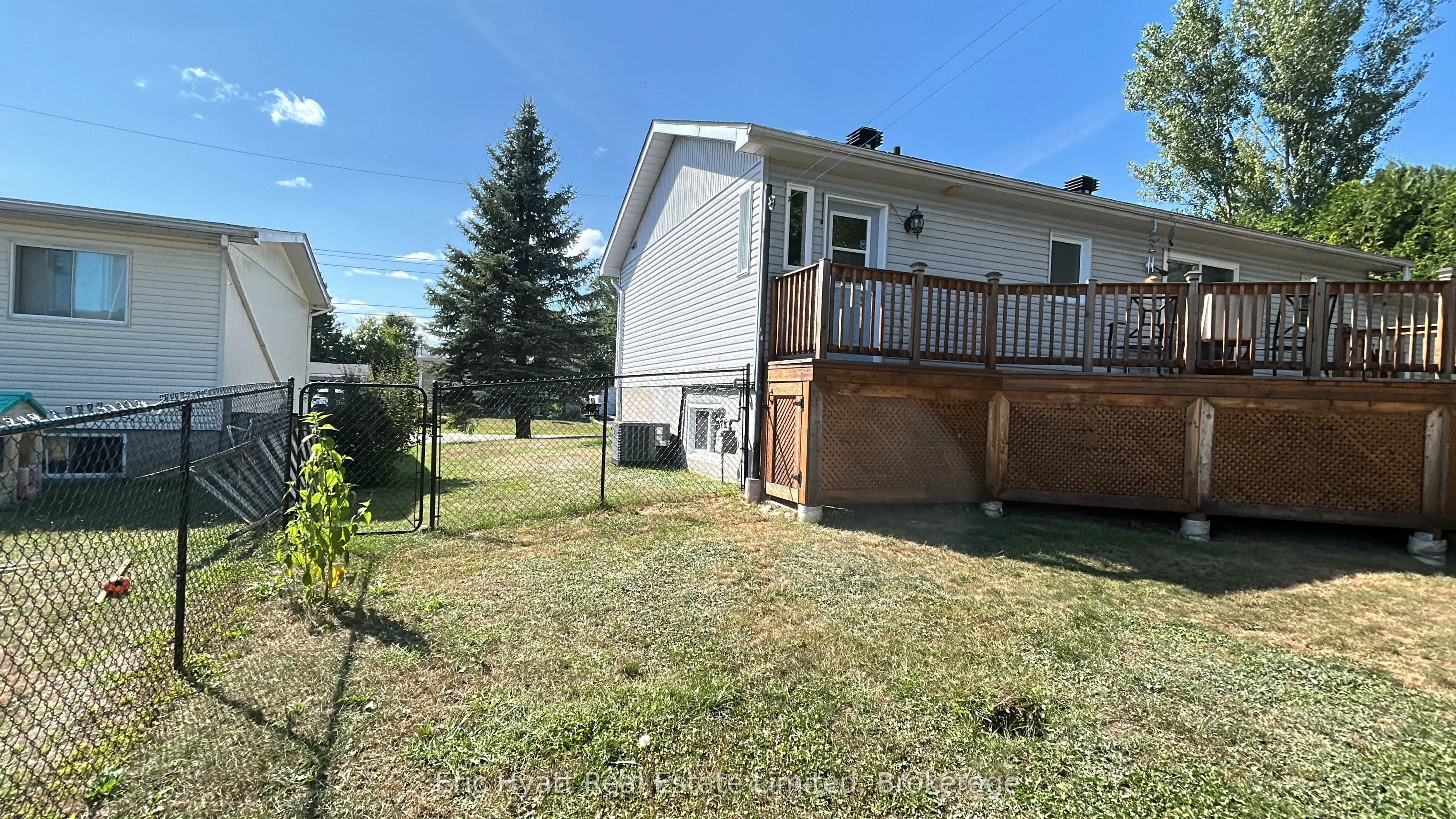 372 OUELLETTE Crescent E