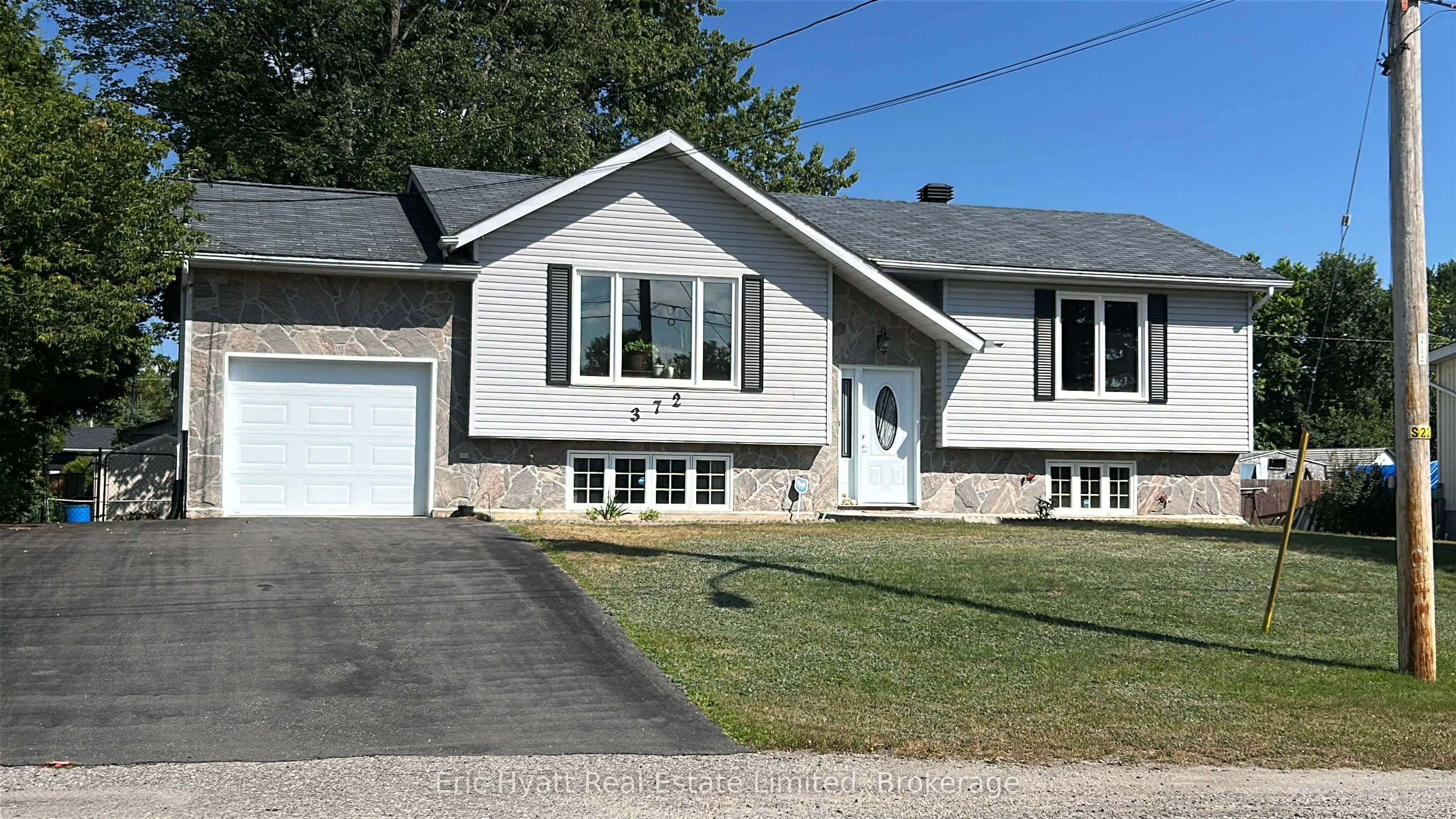 372 OUELLETTE Crescent E
