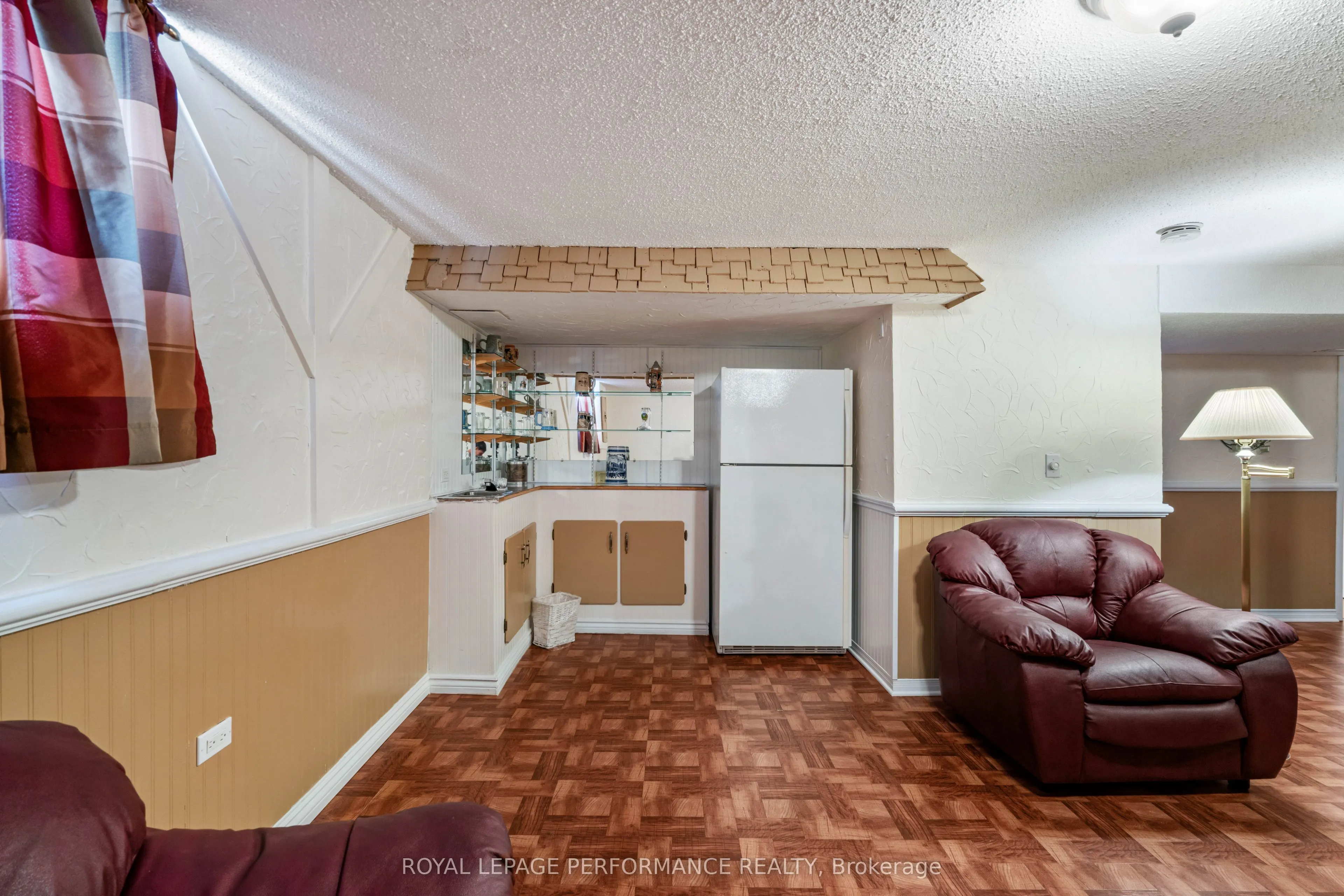 1495 Holy Cross Boulevard