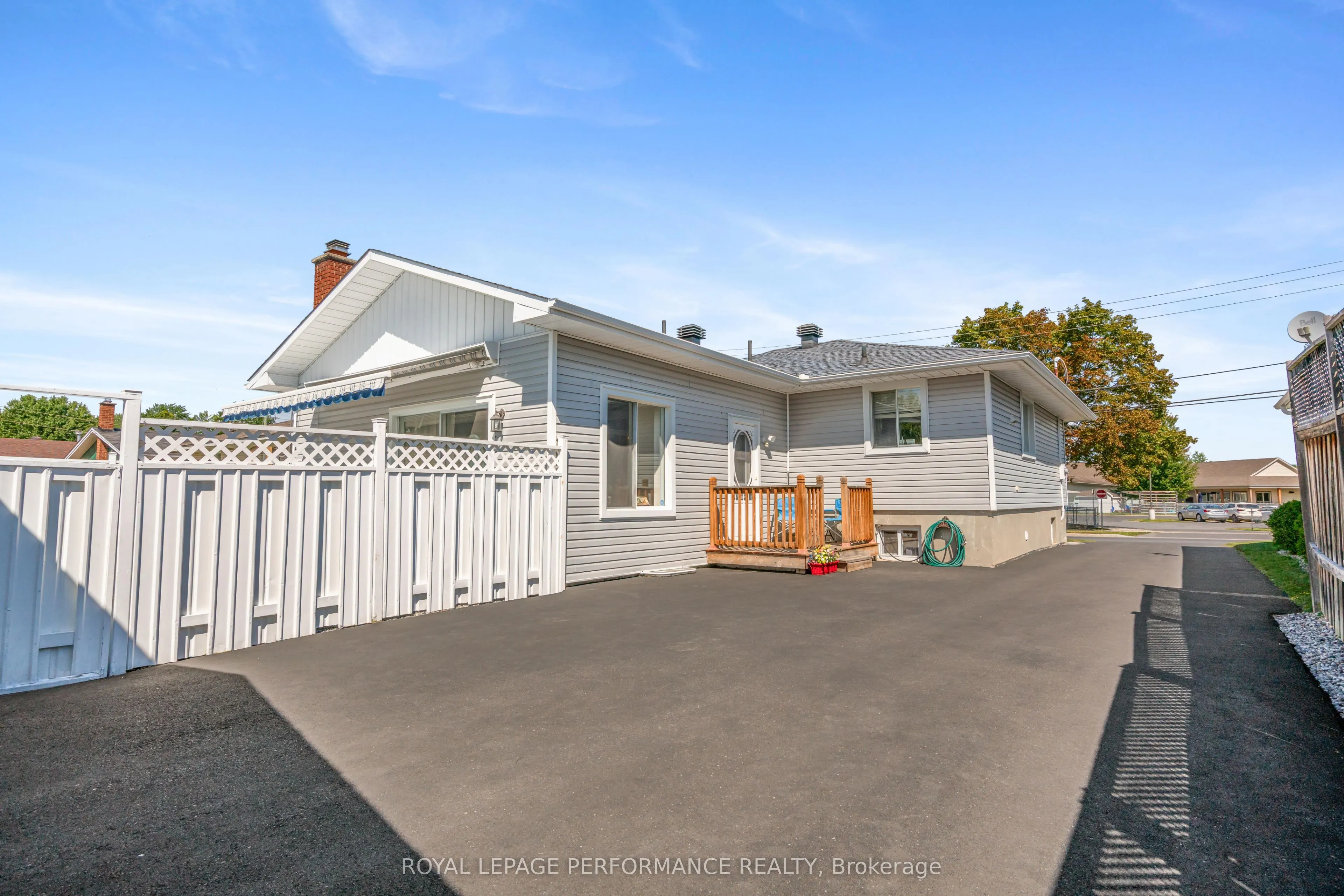 1495 Holy Cross Boulevard