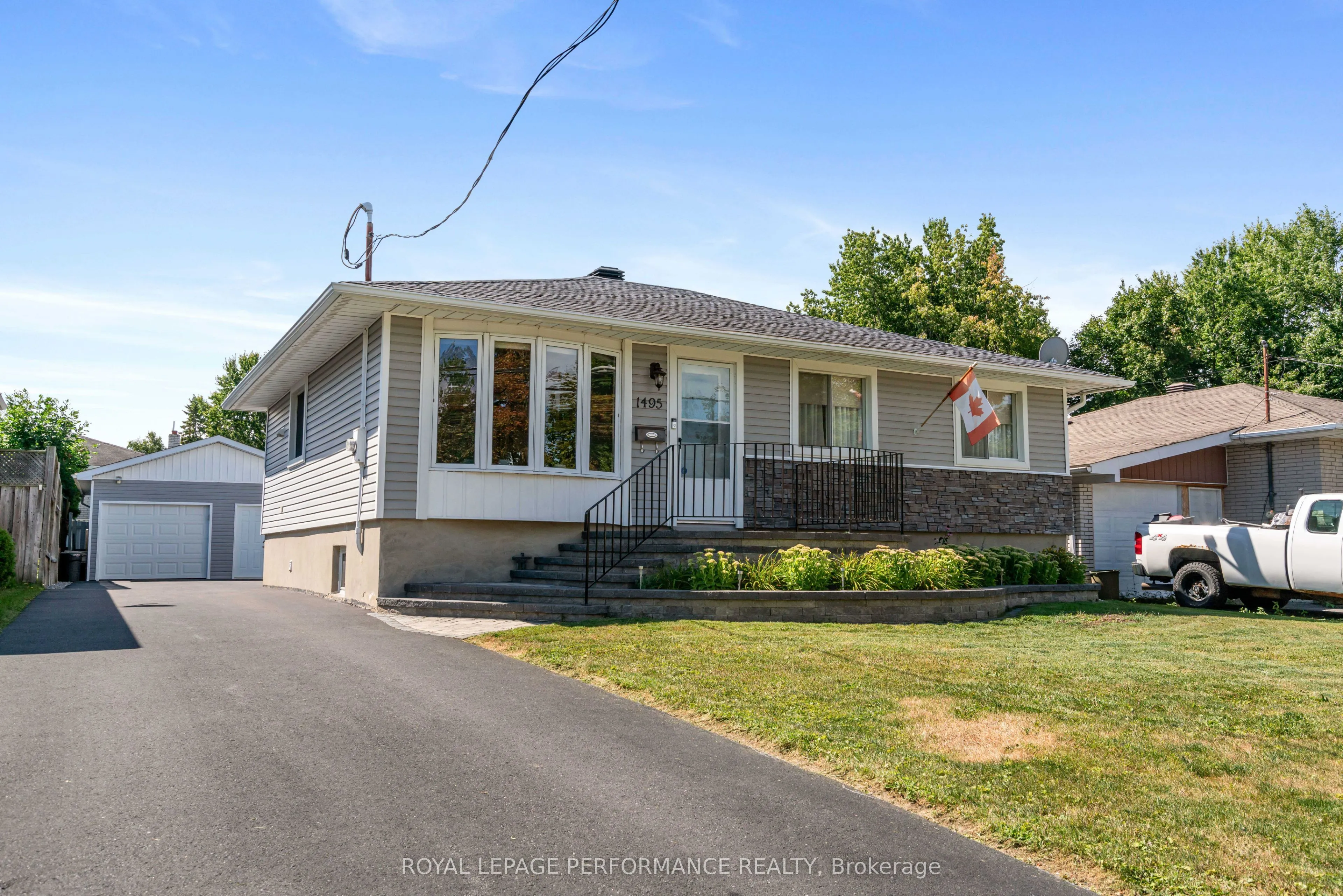 1495 Holy Cross Boulevard