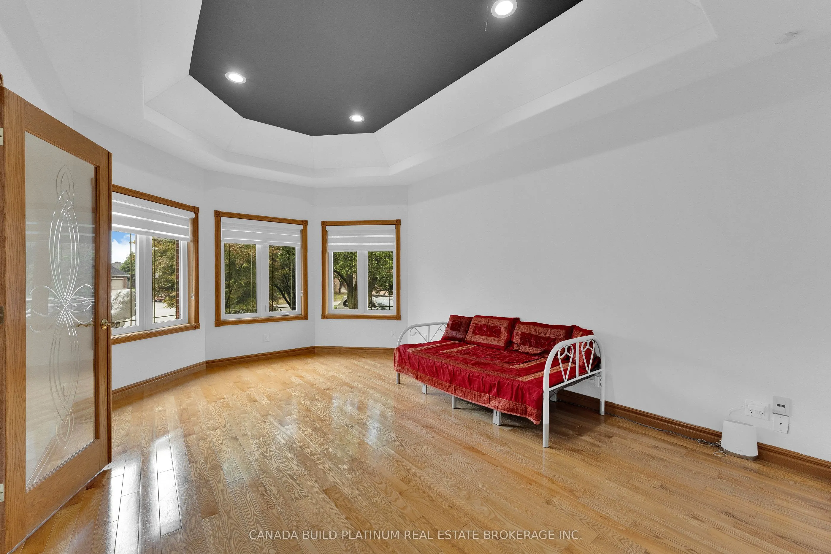 150 Seymour Crescent