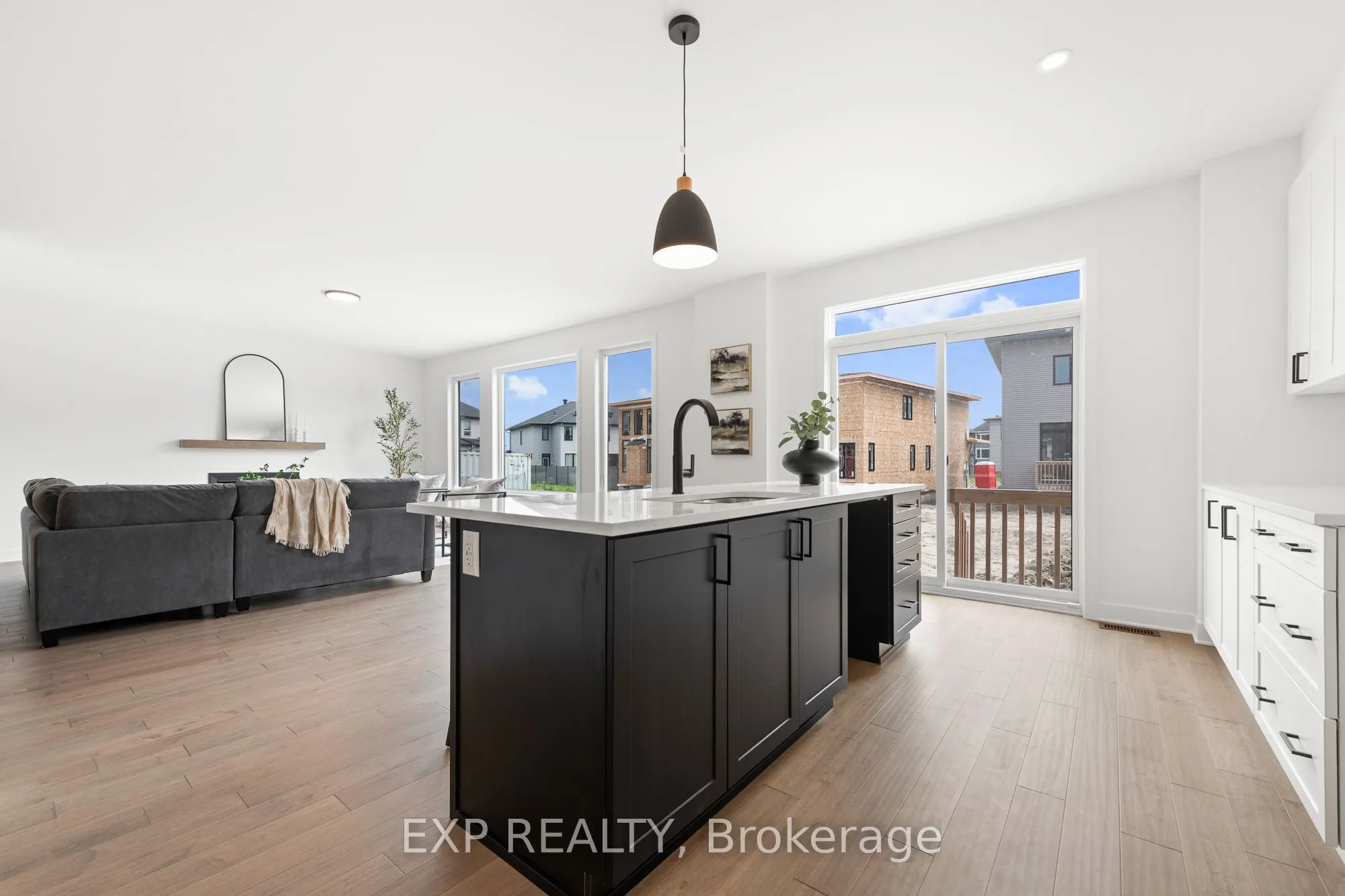 804 Ninaatik Place