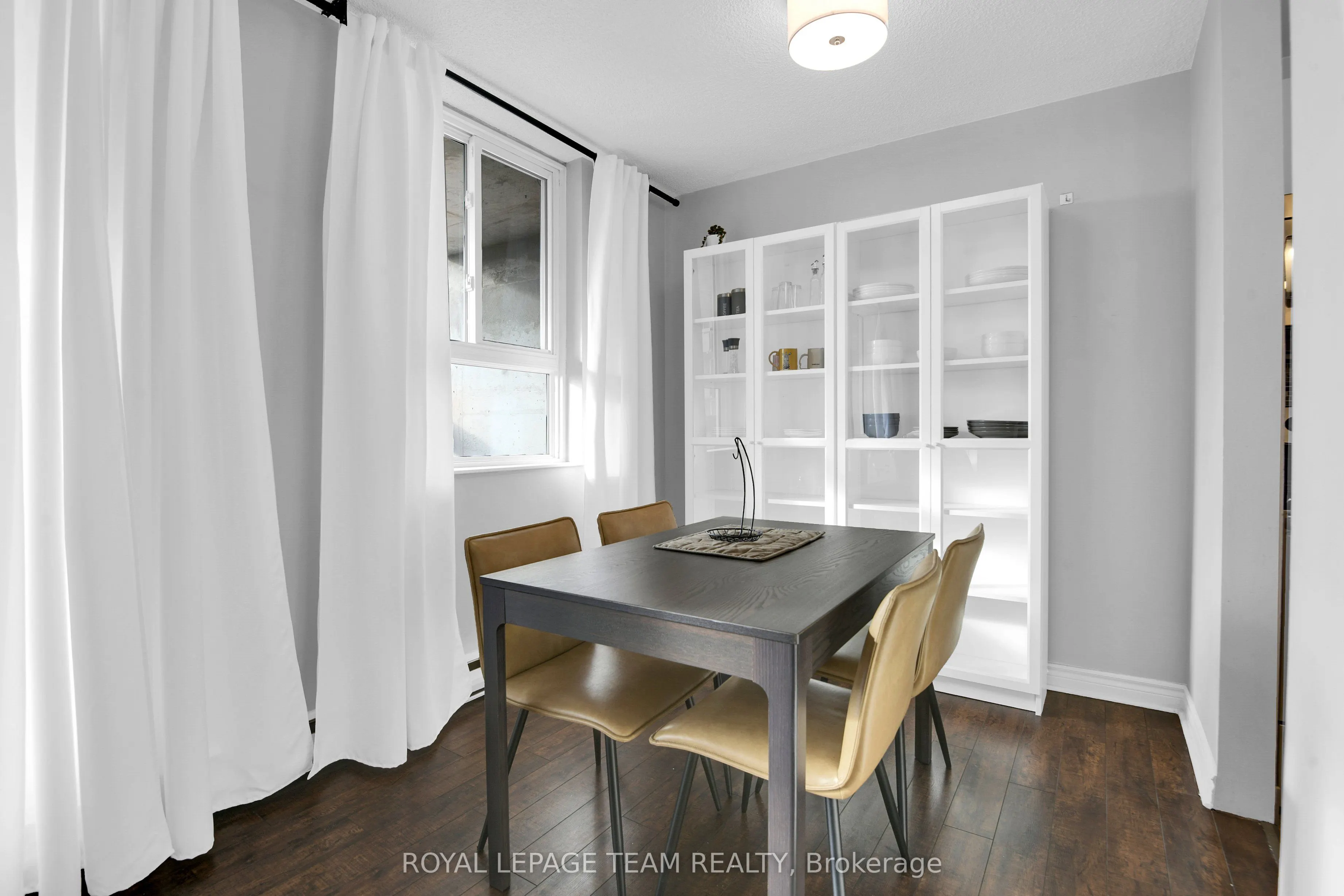 2000 Jasmine Crescent, #811