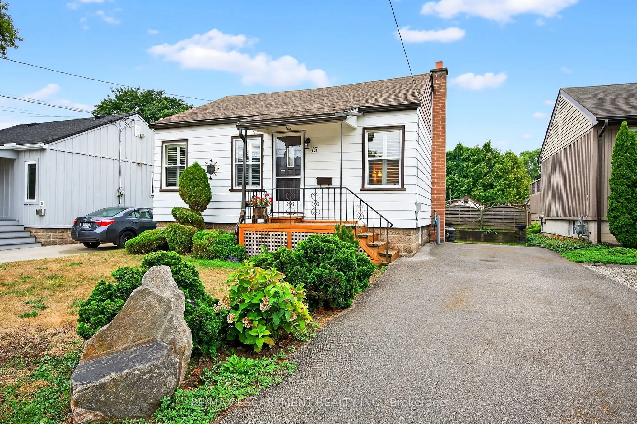 15 Donald Avenue