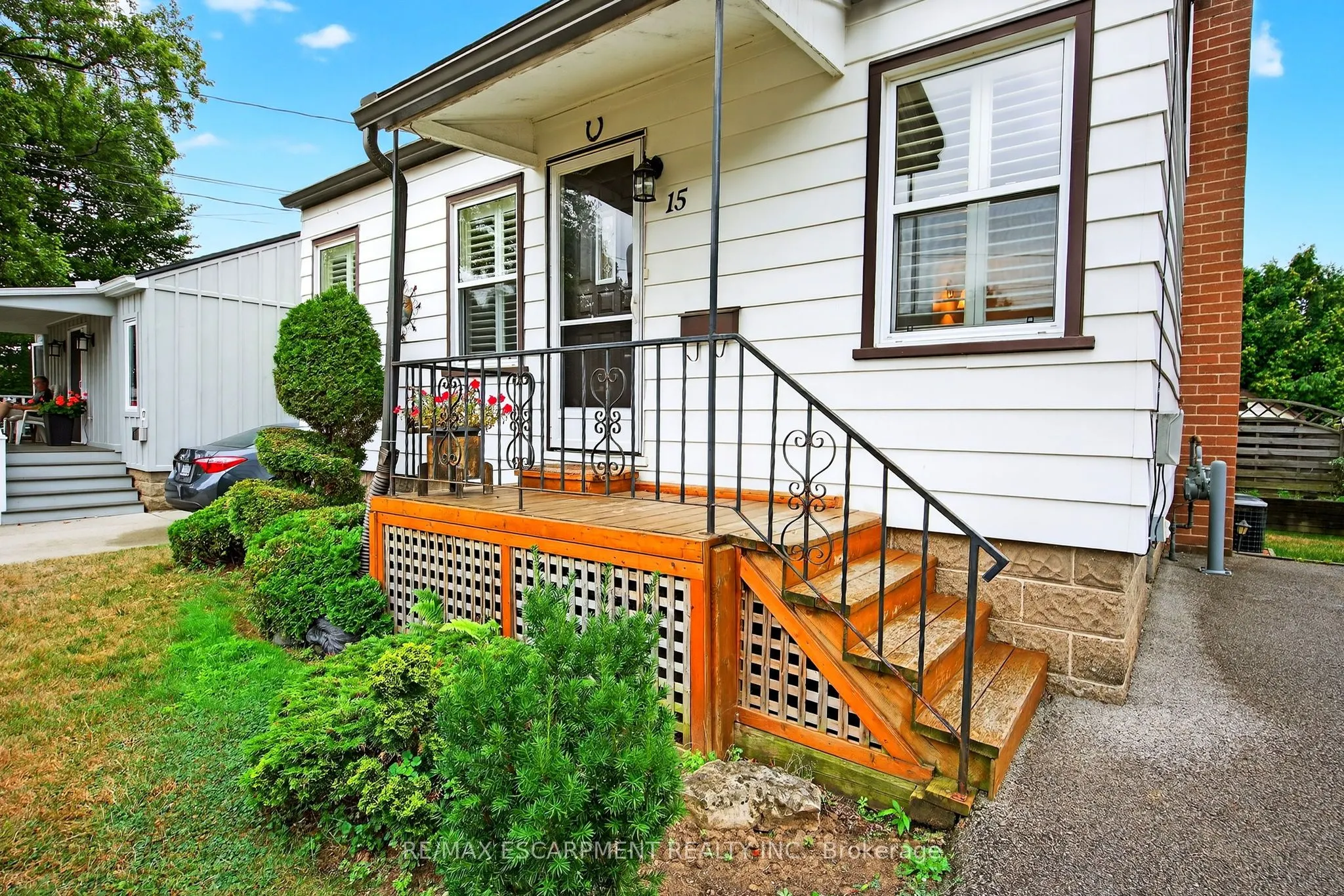 15 Donald Avenue