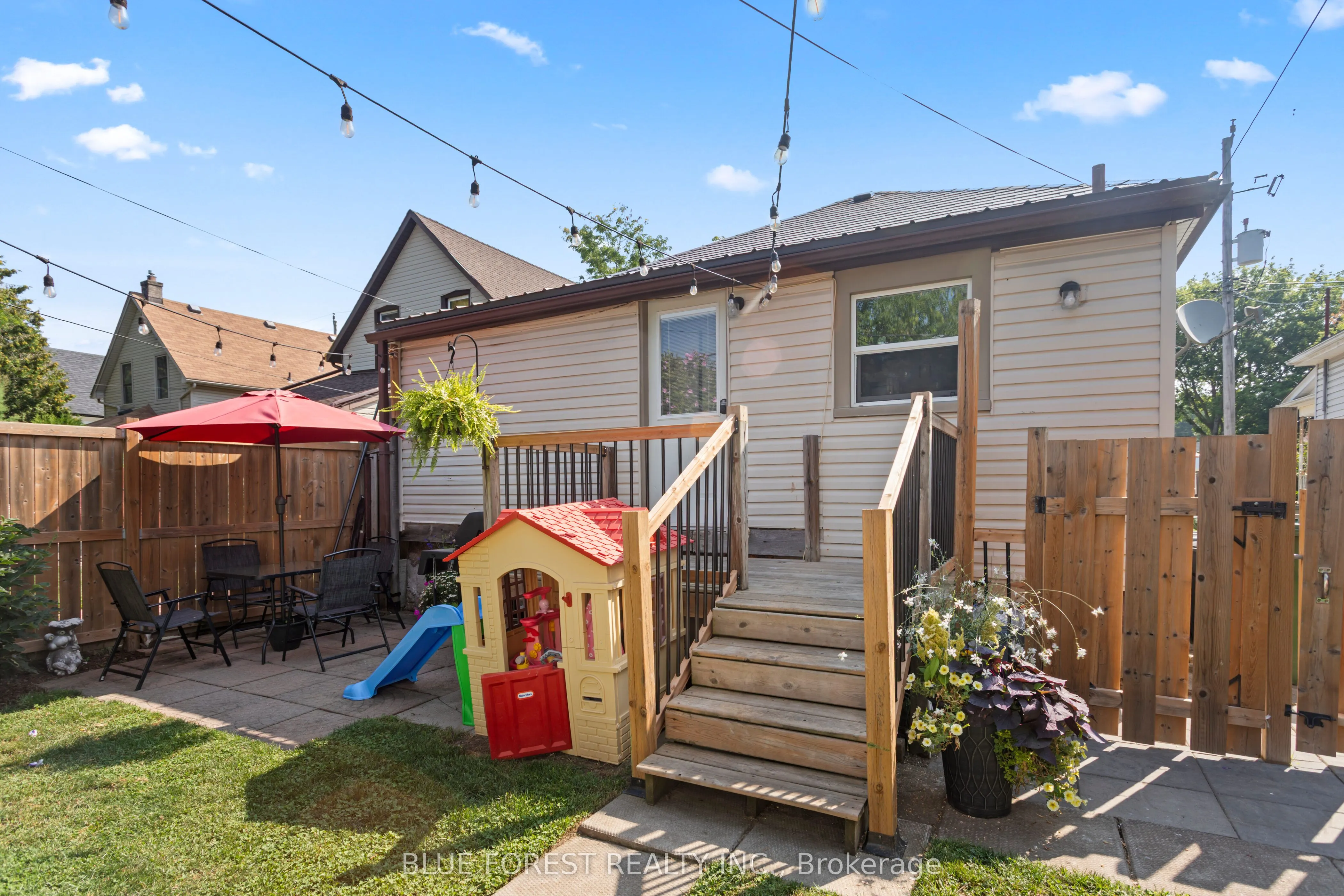 94 Manitoba Street
