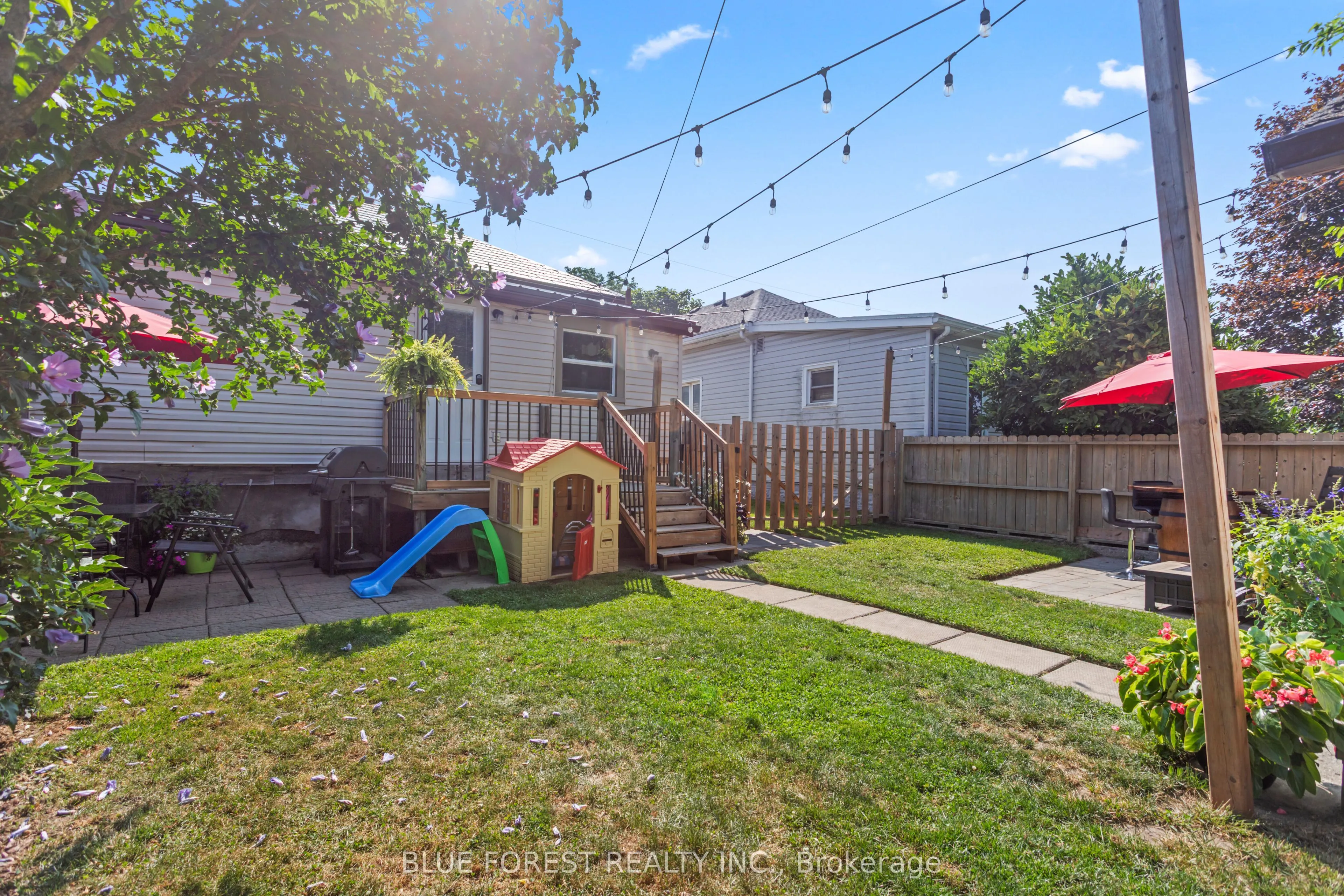 94 Manitoba Street