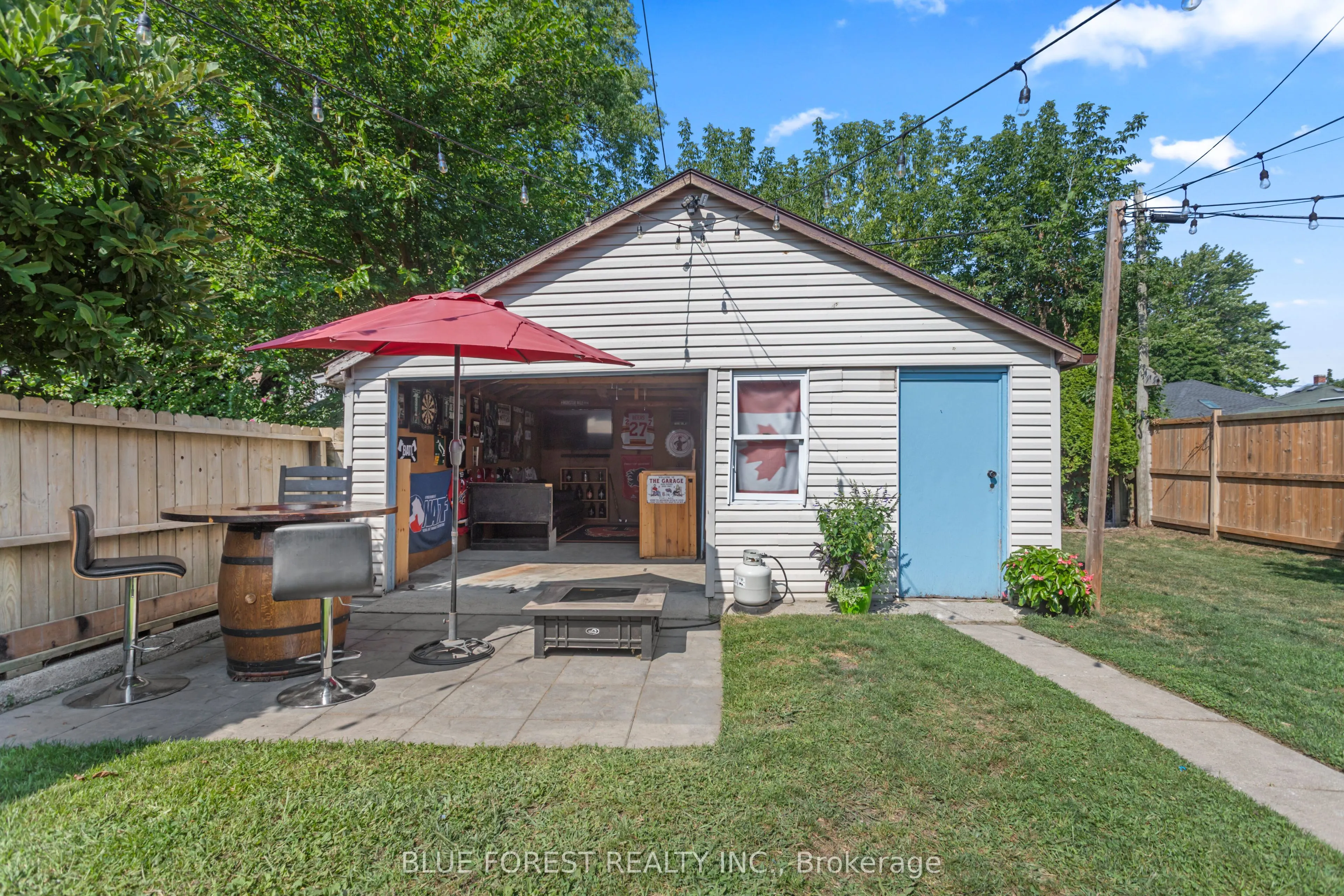 94 Manitoba Street