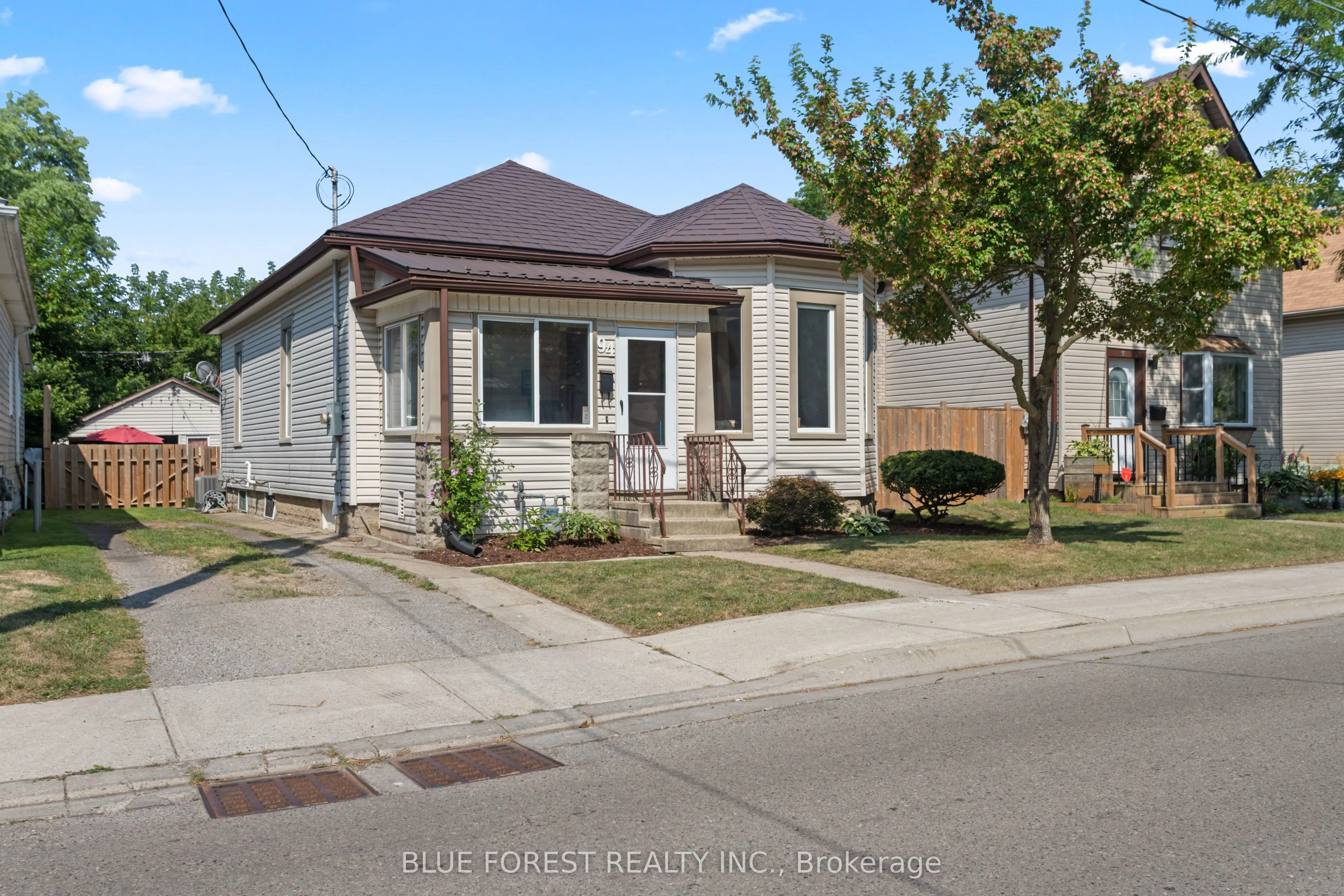 94 Manitoba Street