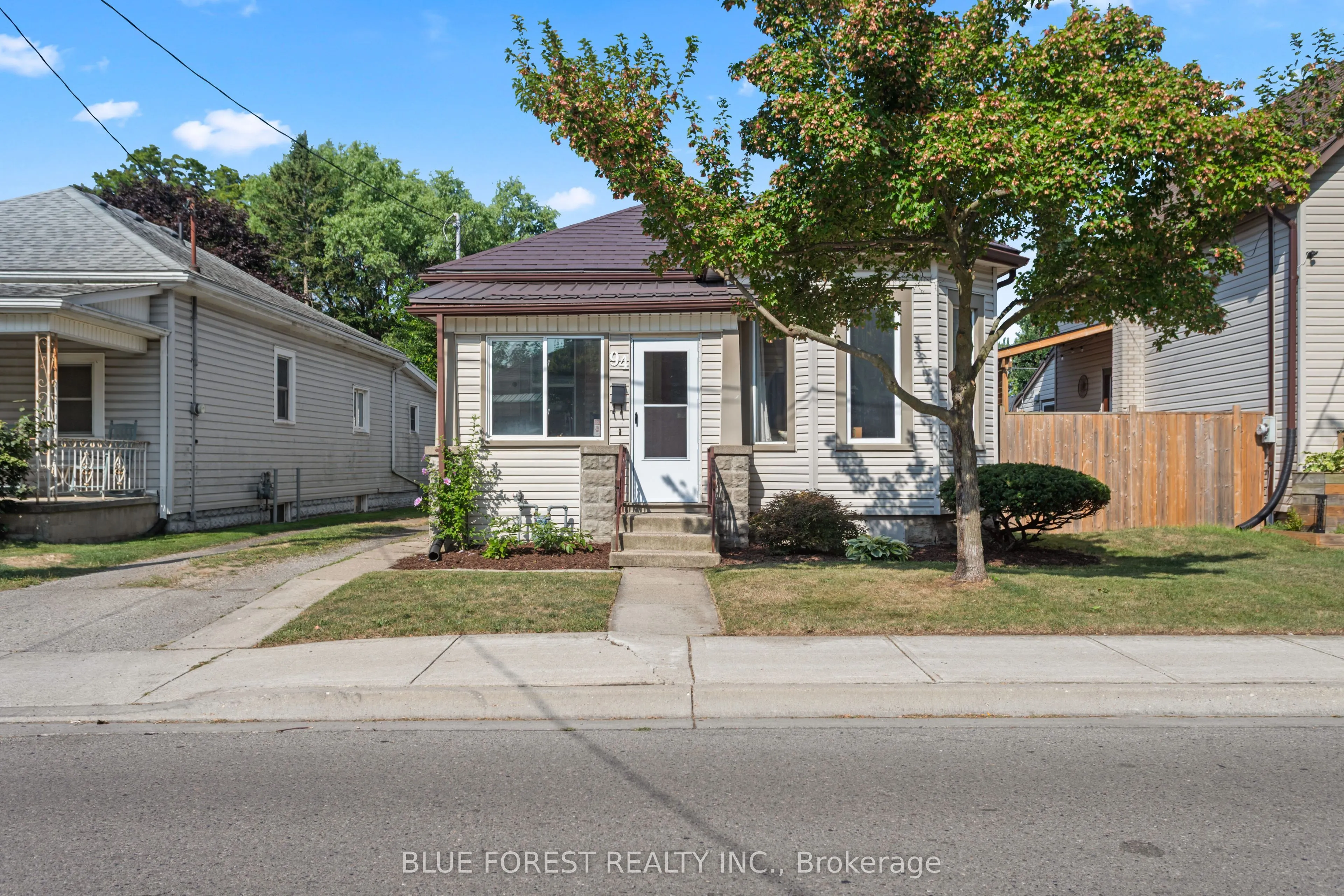 94 Manitoba Street