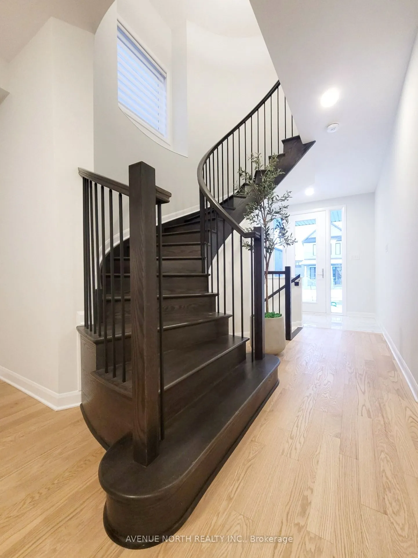 527 Anchor Circle