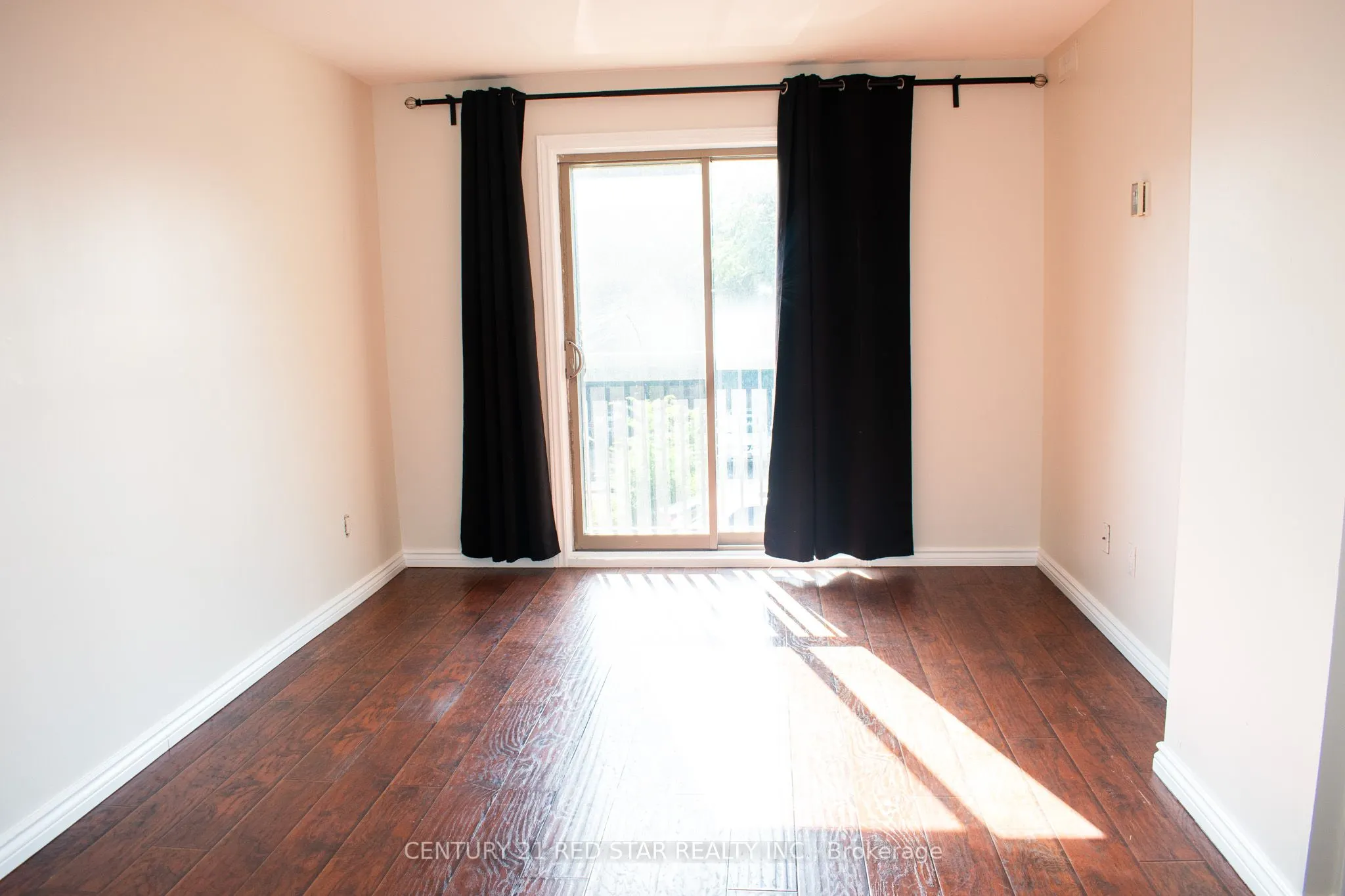 28 Victoria Avenue N, #206