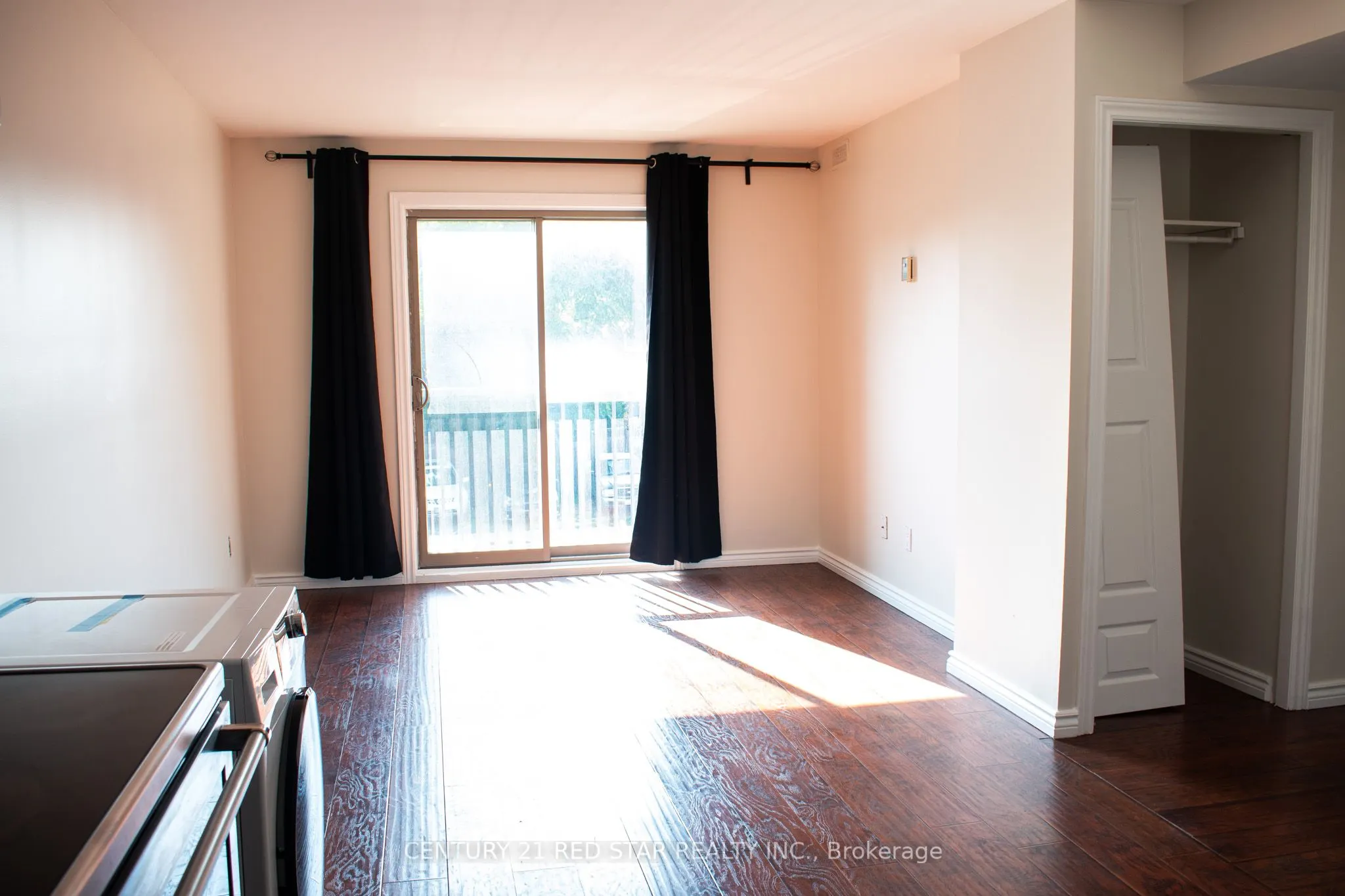 28 Victoria Avenue N, #206