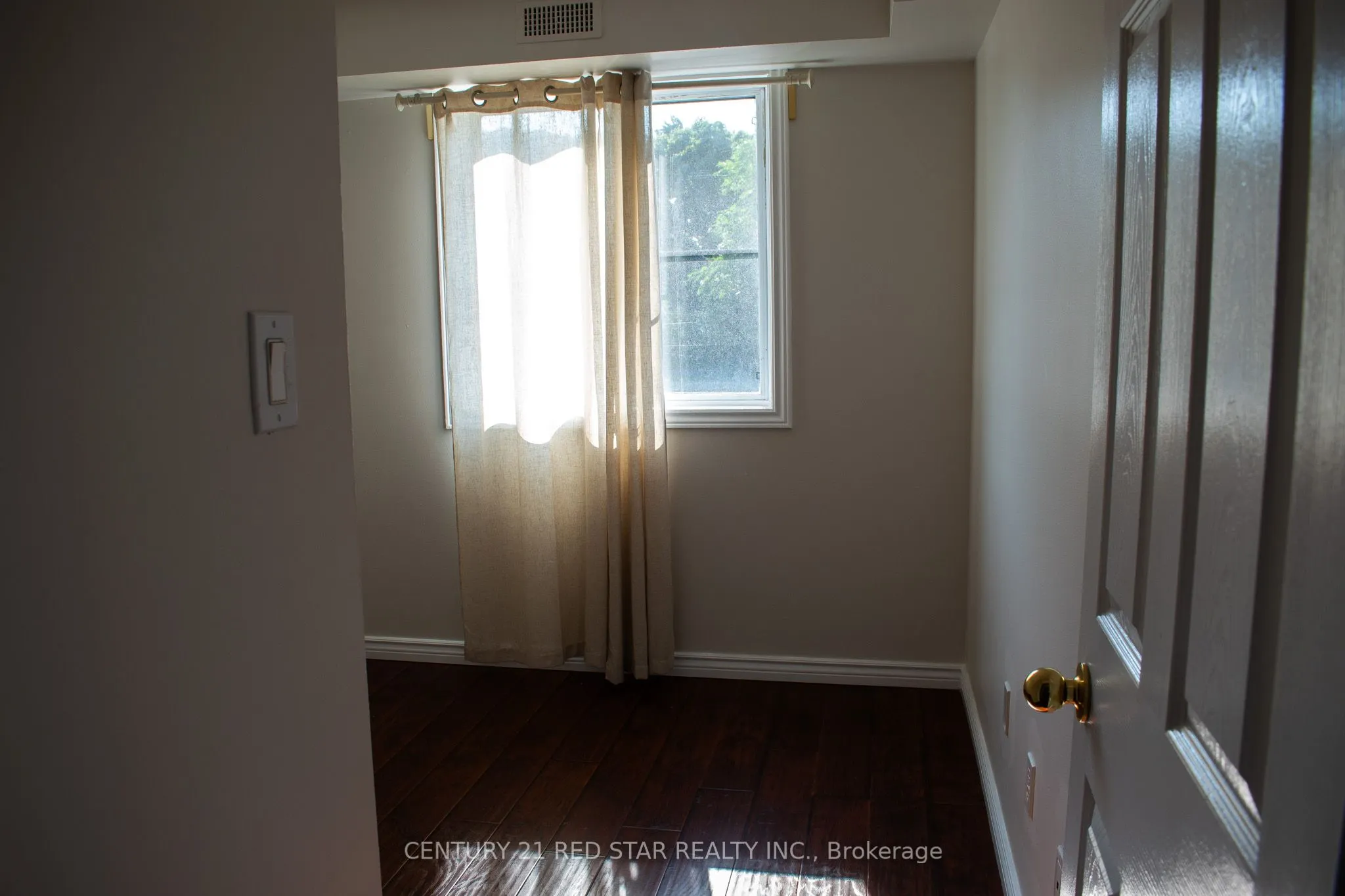 28 Victoria Avenue N, #206