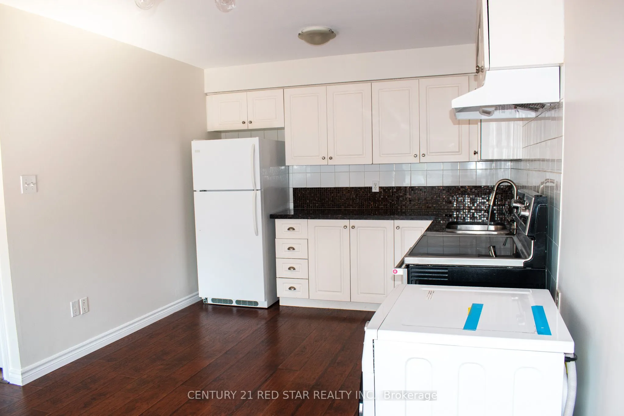 28 Victoria Avenue N, #206