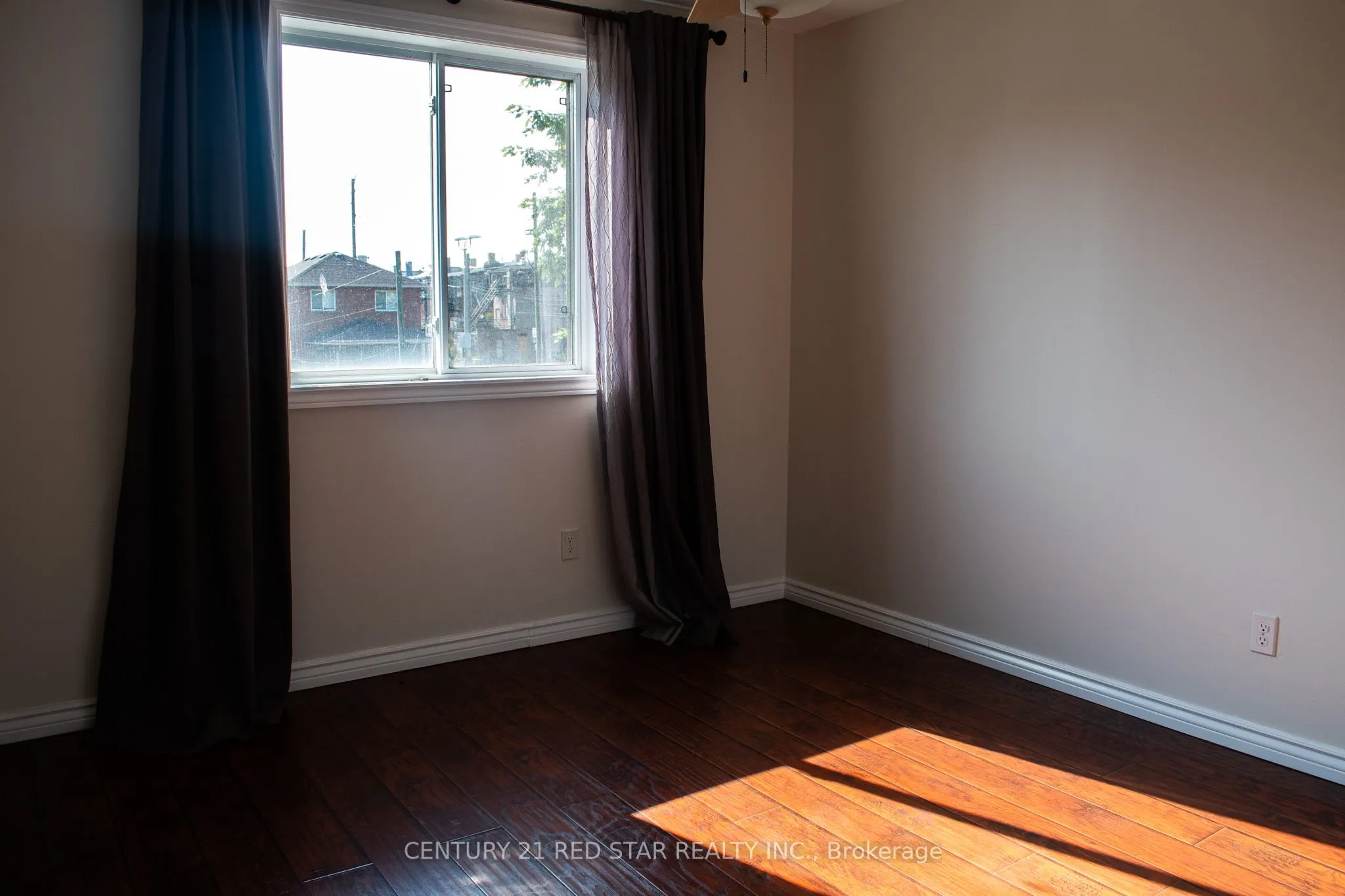 28 Victoria Avenue N, #206