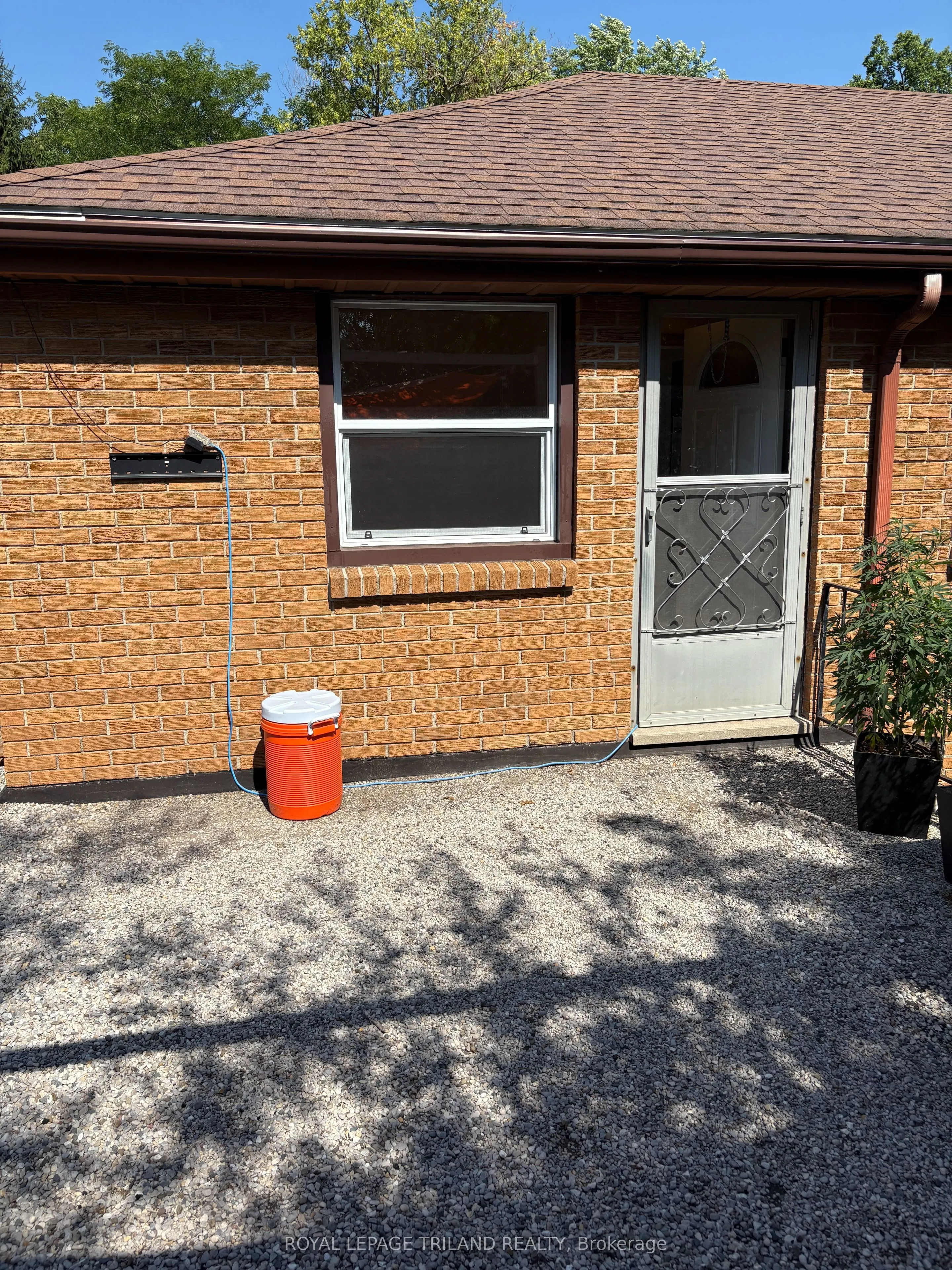 675 Victoria Street, #2