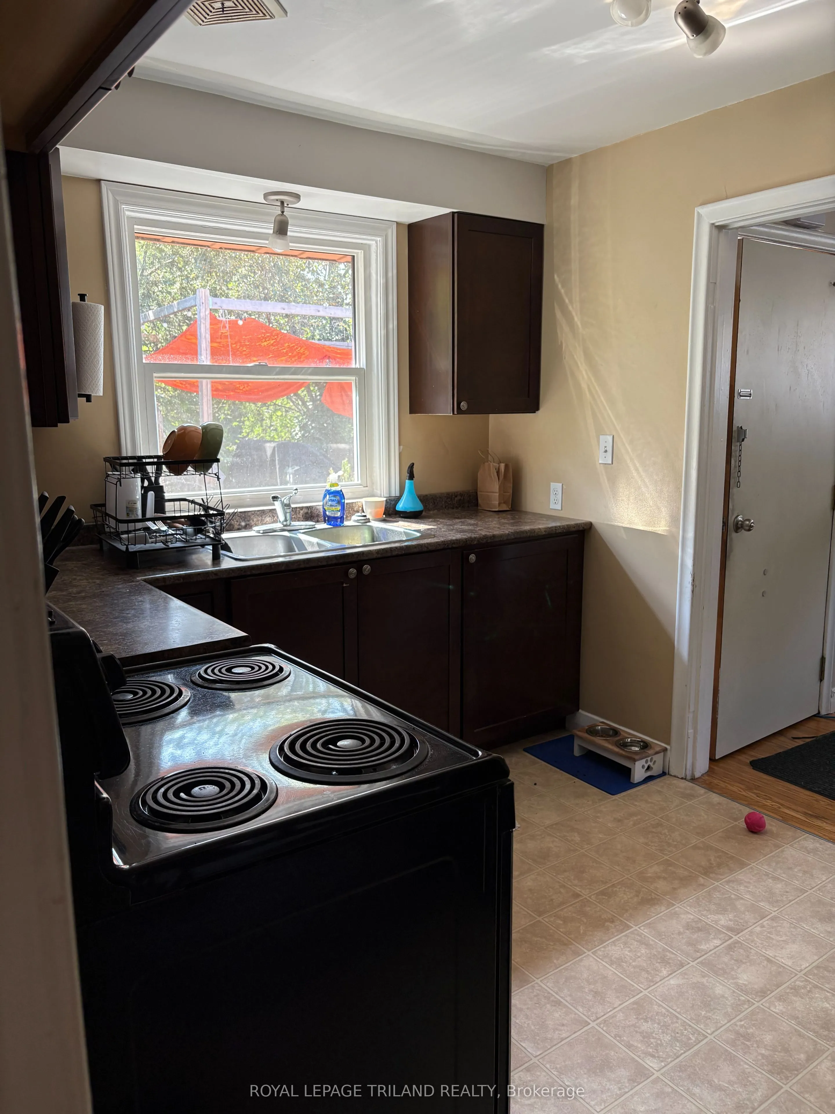 675 Victoria Street, #2