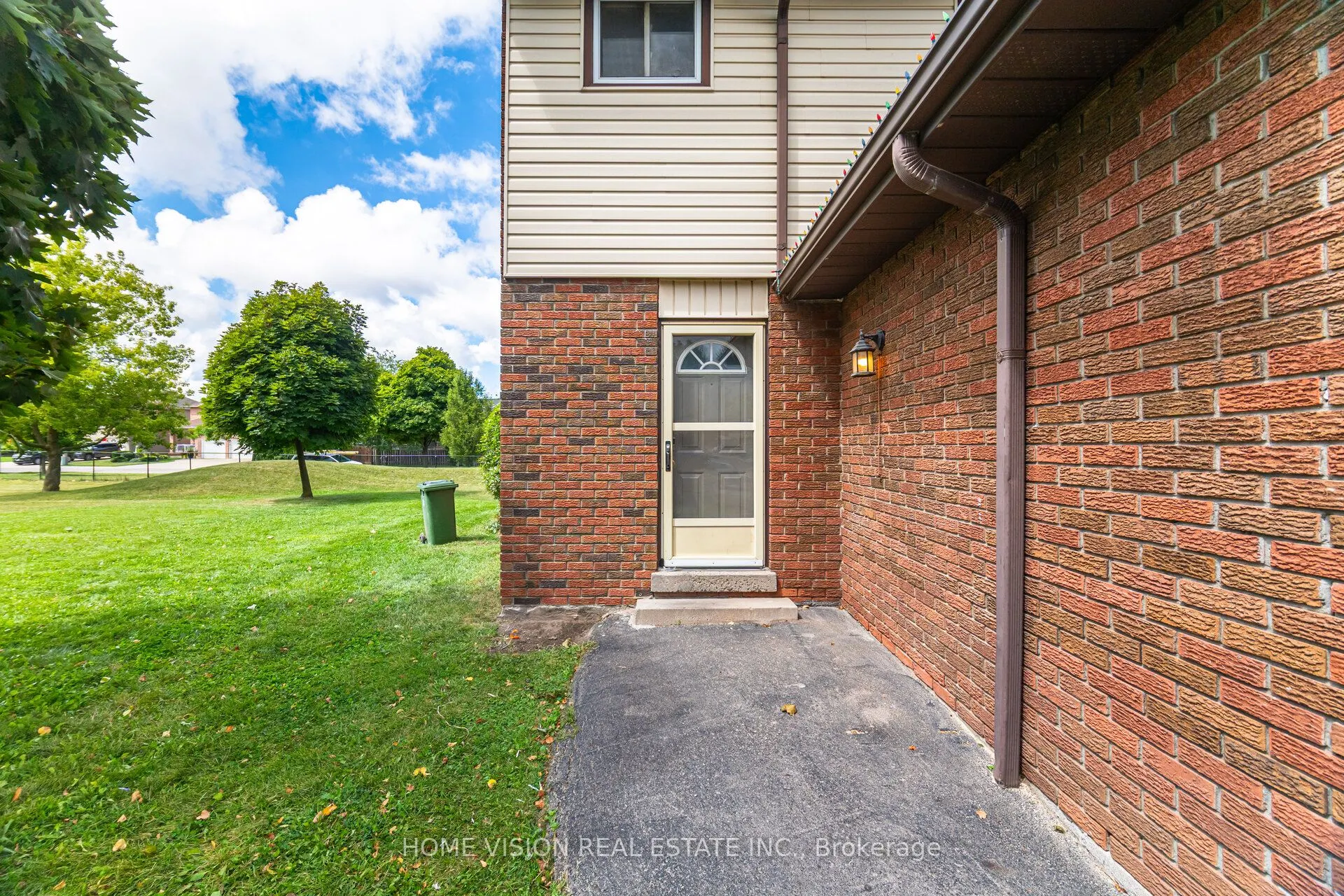 1350 Limeridge Road E, #49