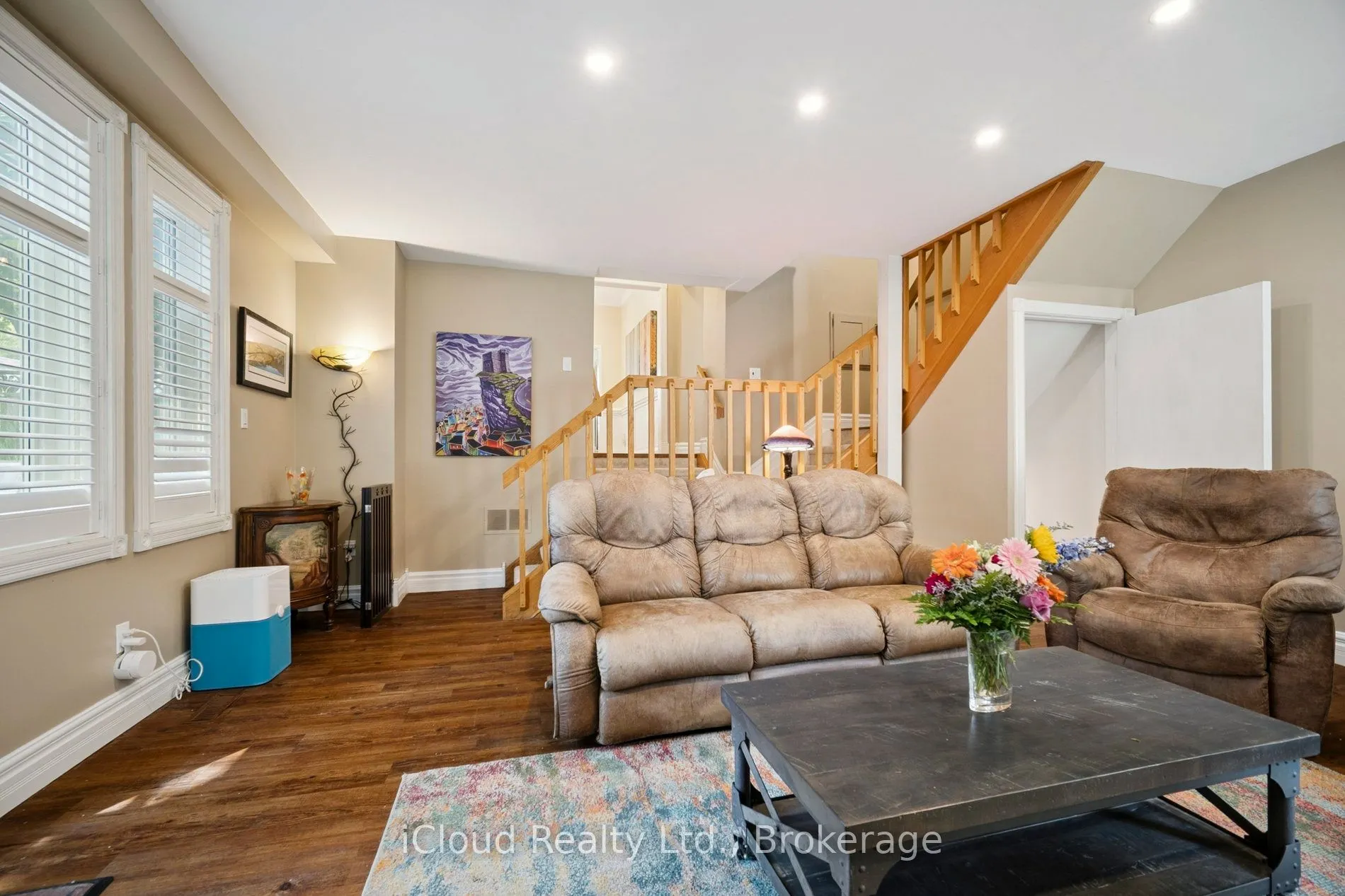 4 Leslie Street