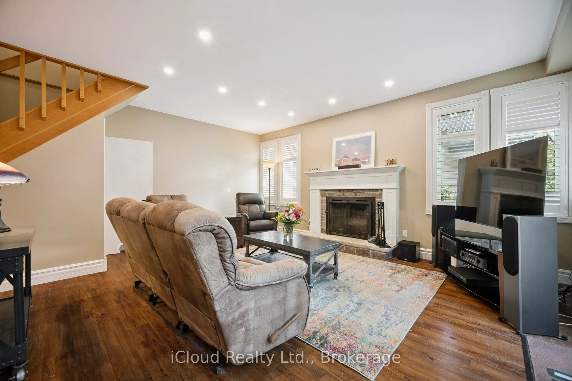 4 Leslie Street