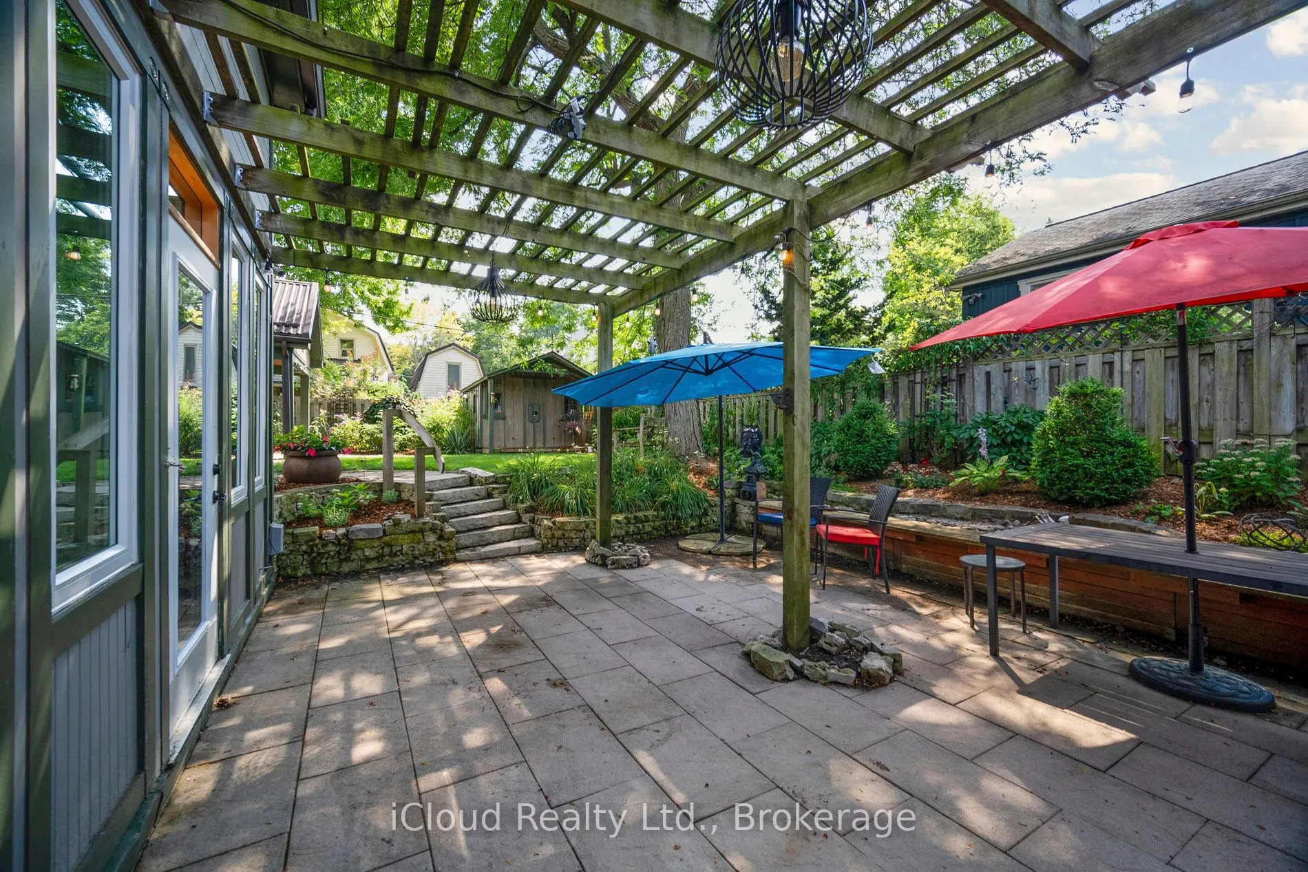 4 Leslie Street