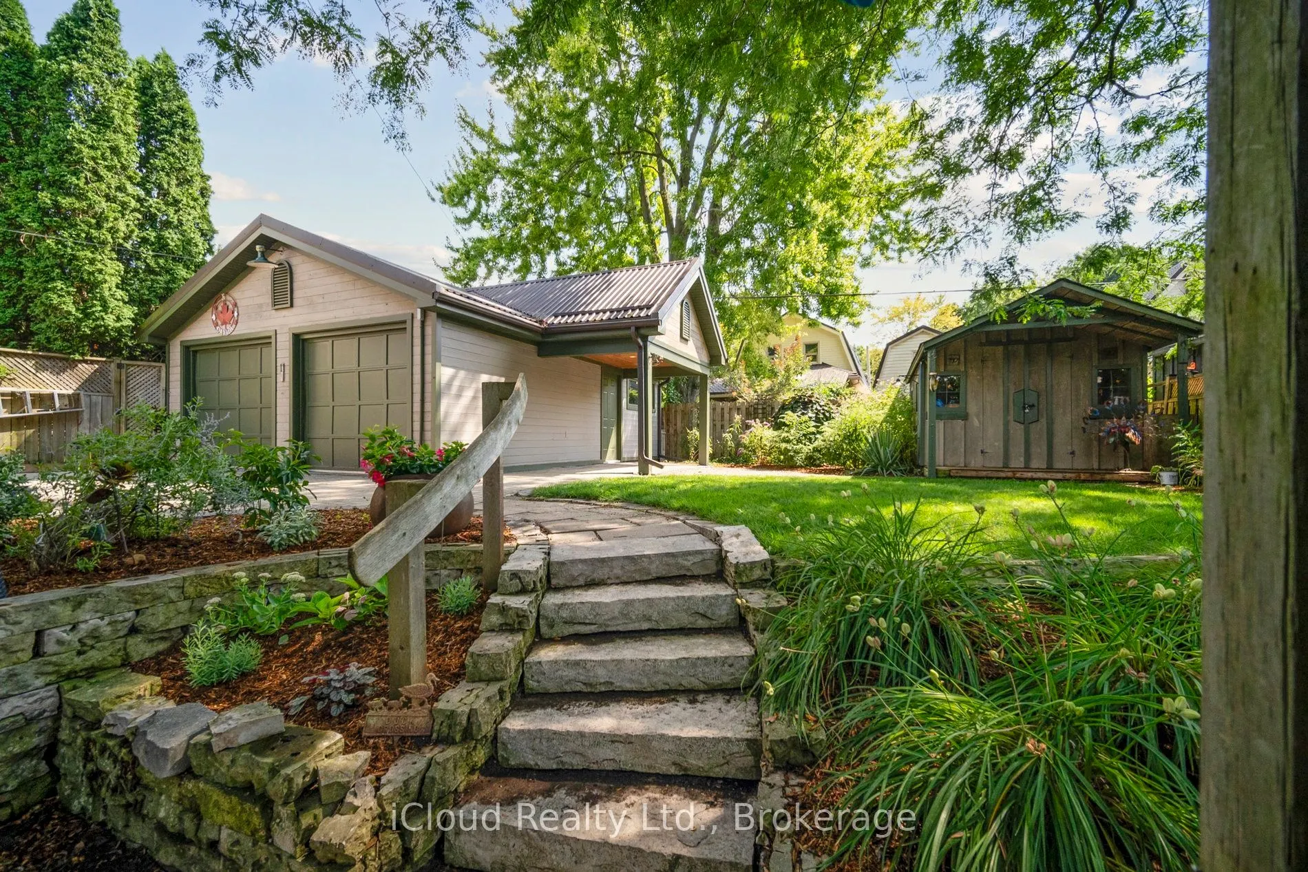 4 Leslie Street