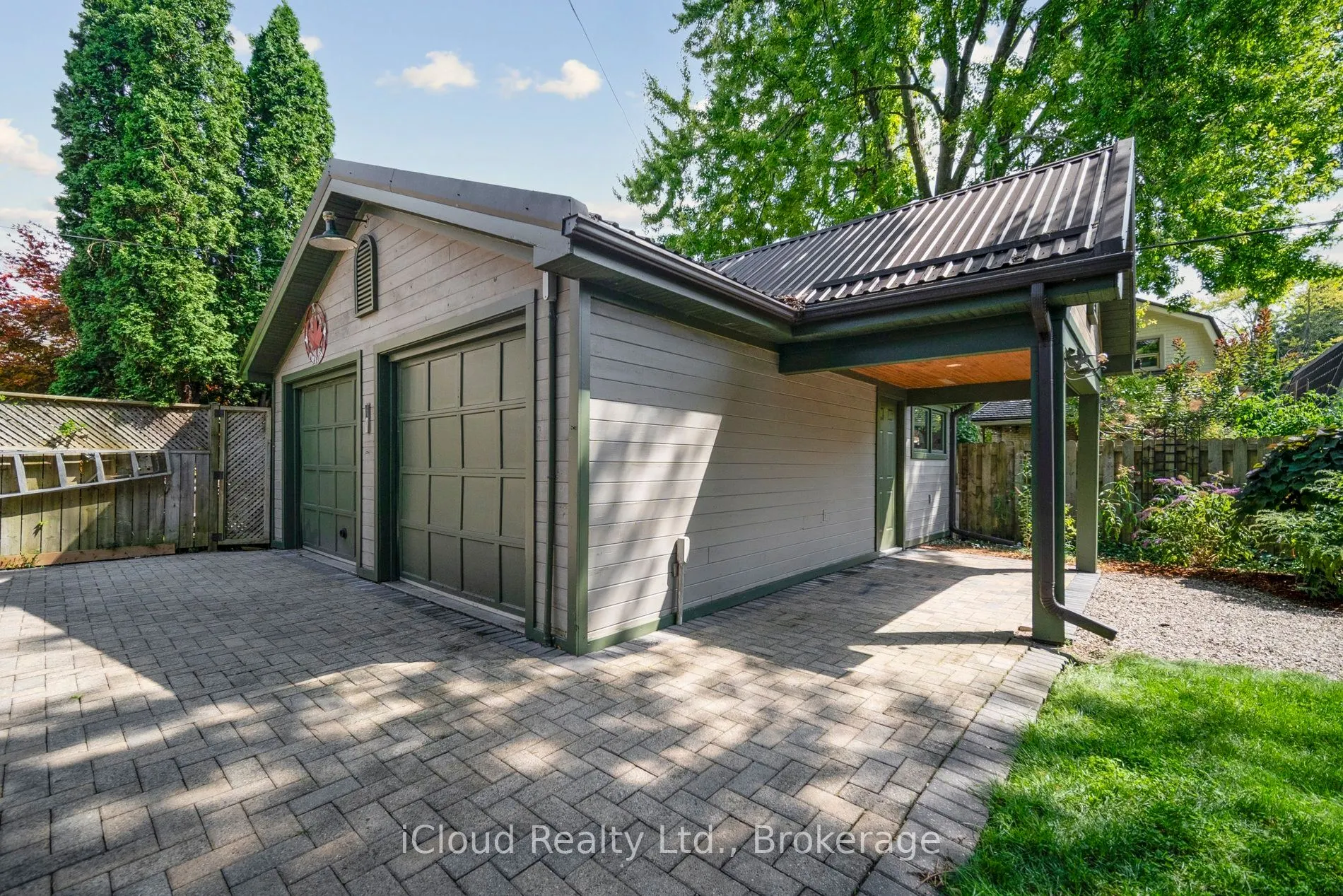 4 Leslie Street