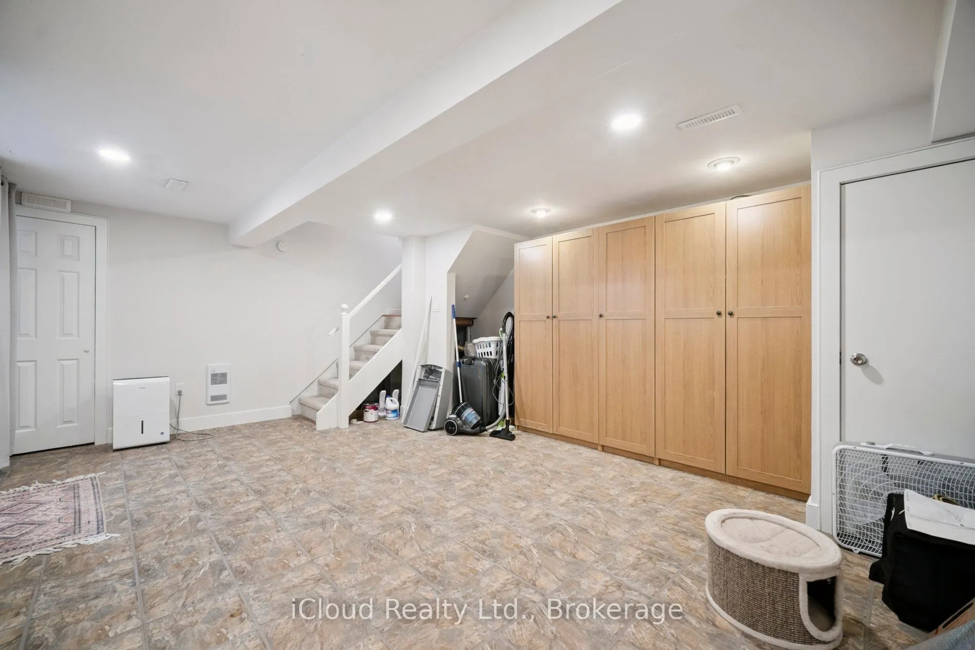 4 Leslie Street