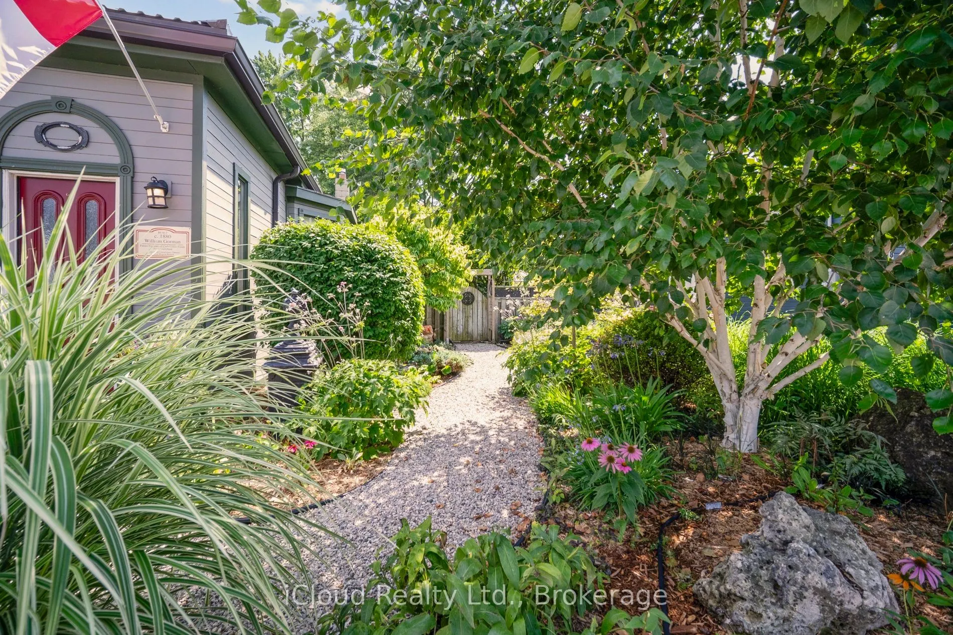 4 Leslie Street