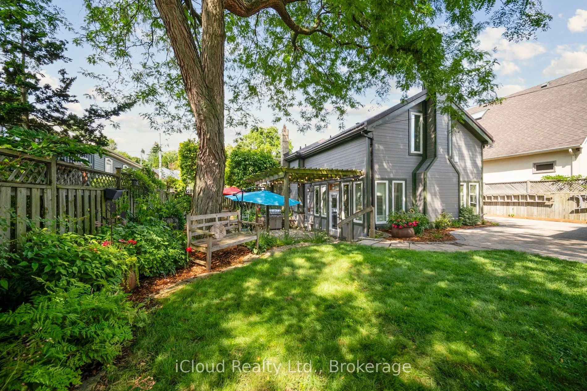4 Leslie Street