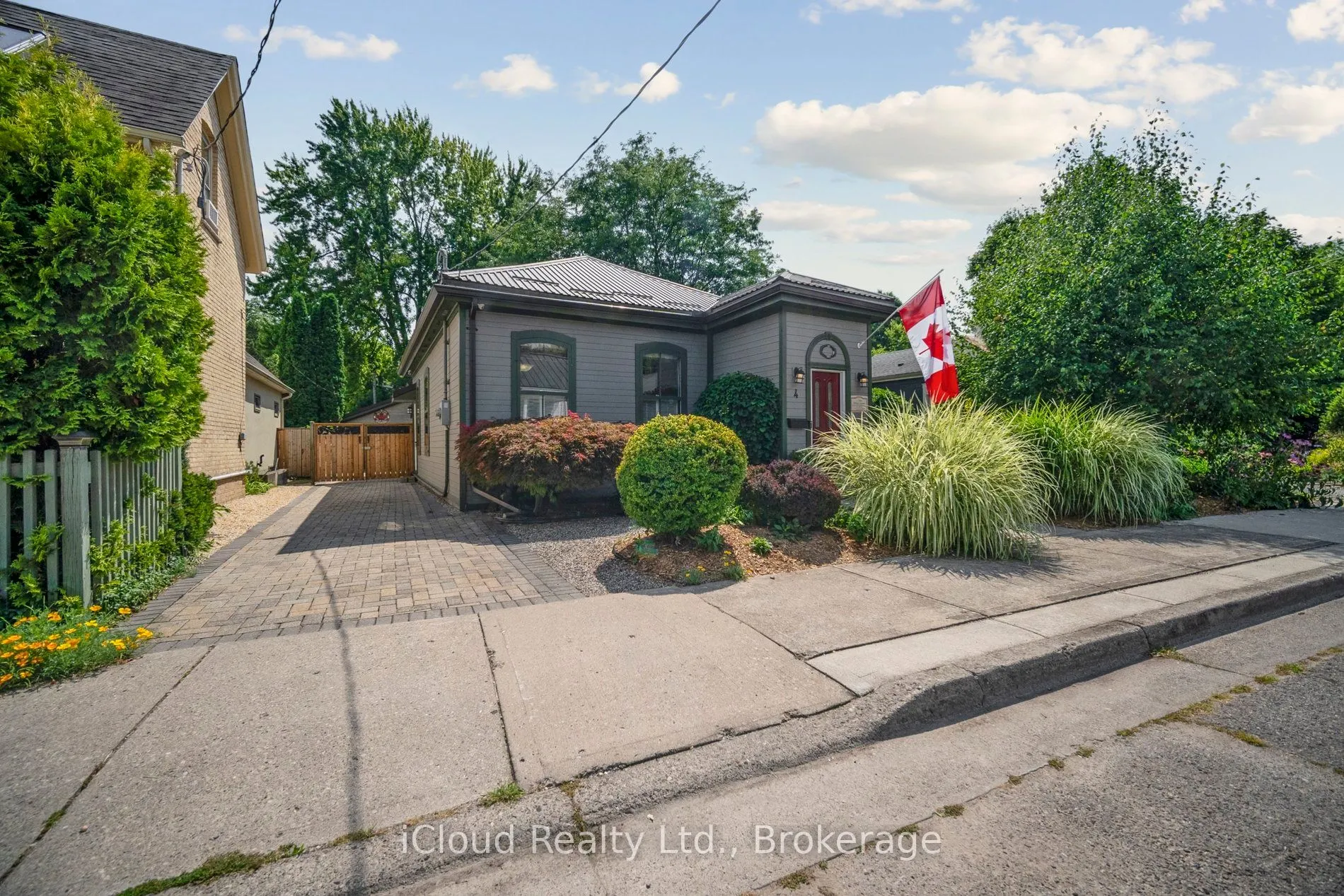 4 Leslie Street