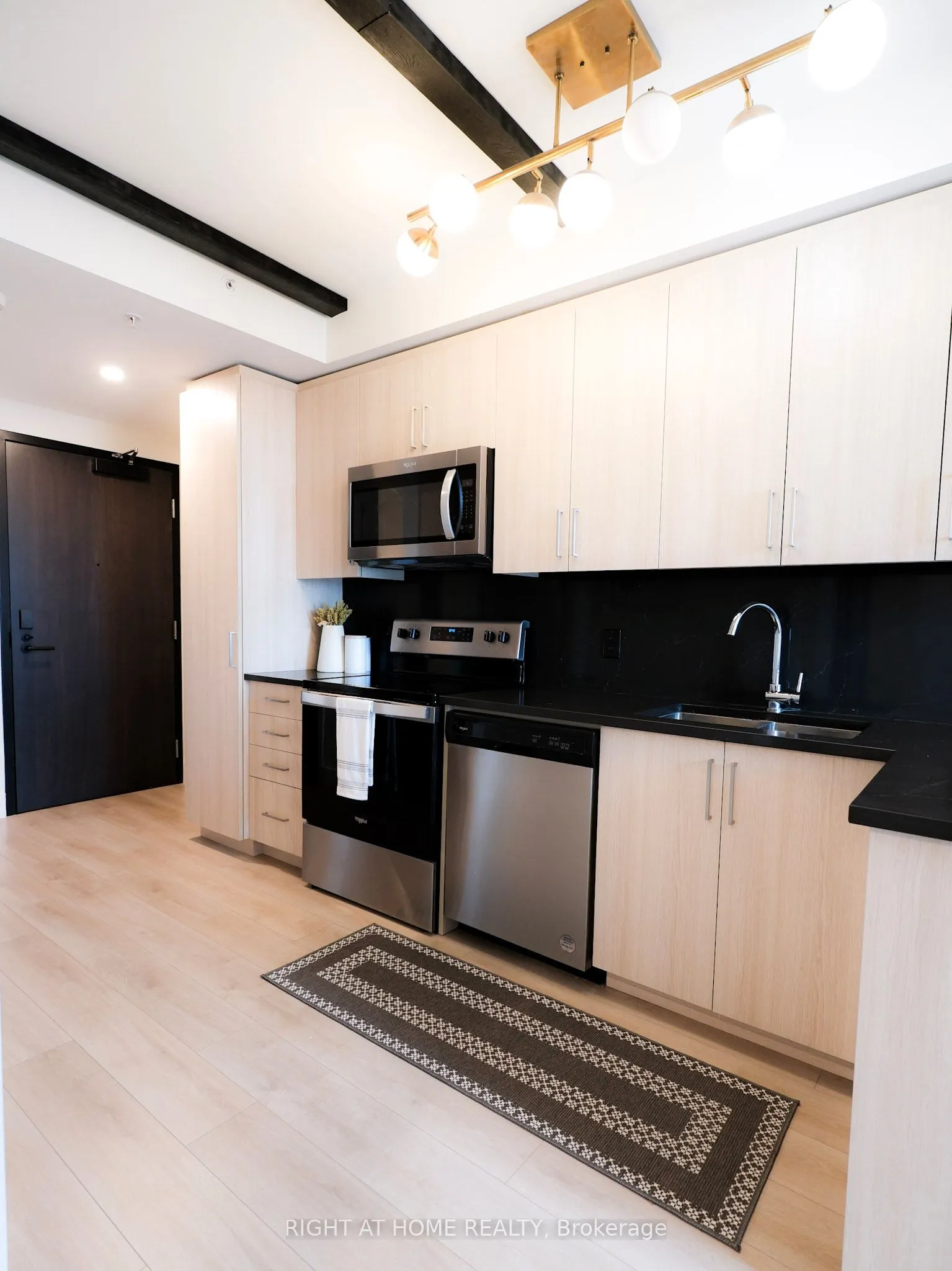 145 Columbia Street W, #2032
