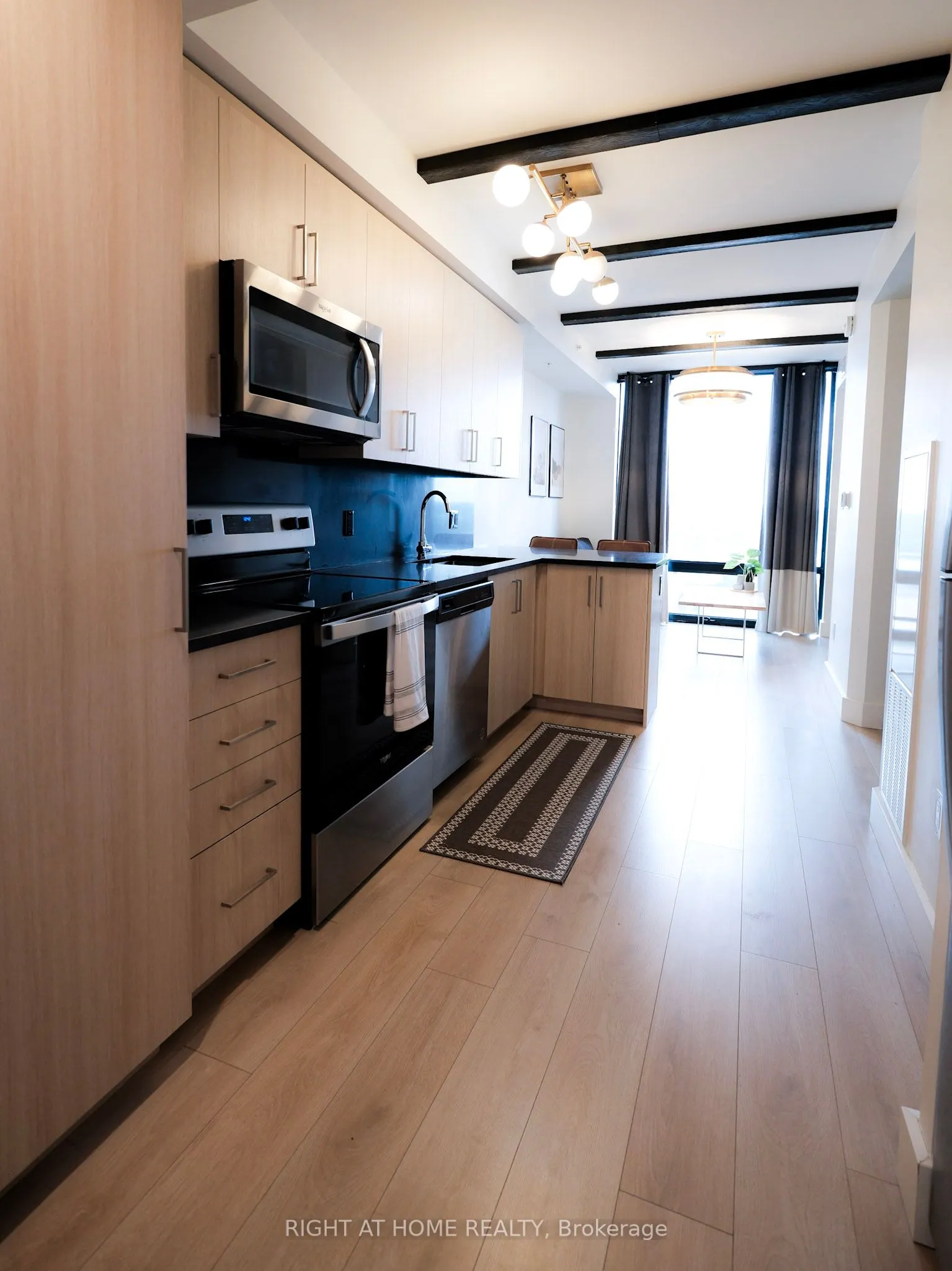 145 Columbia Street W, #2032