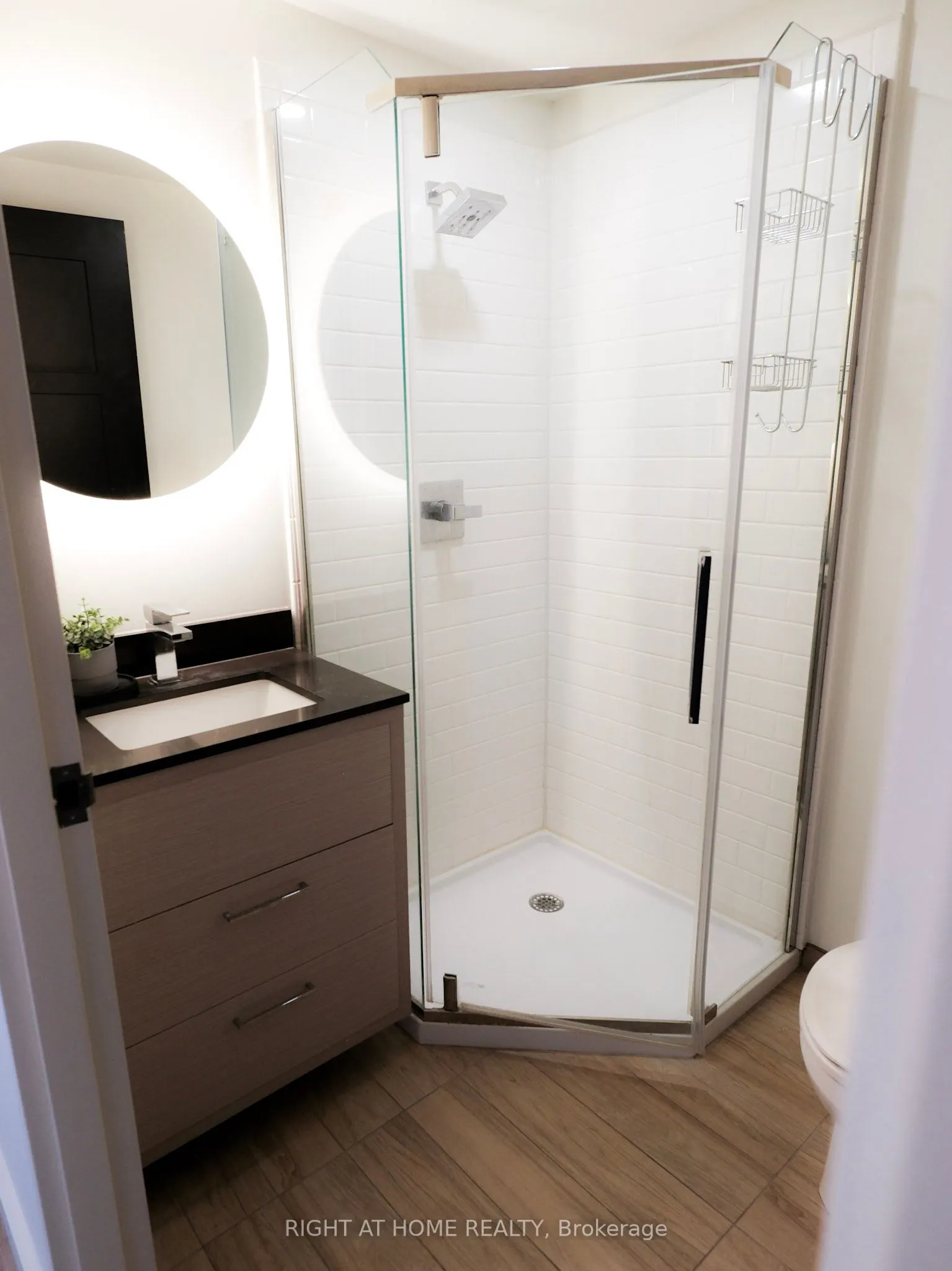 145 Columbia Street W, #2032