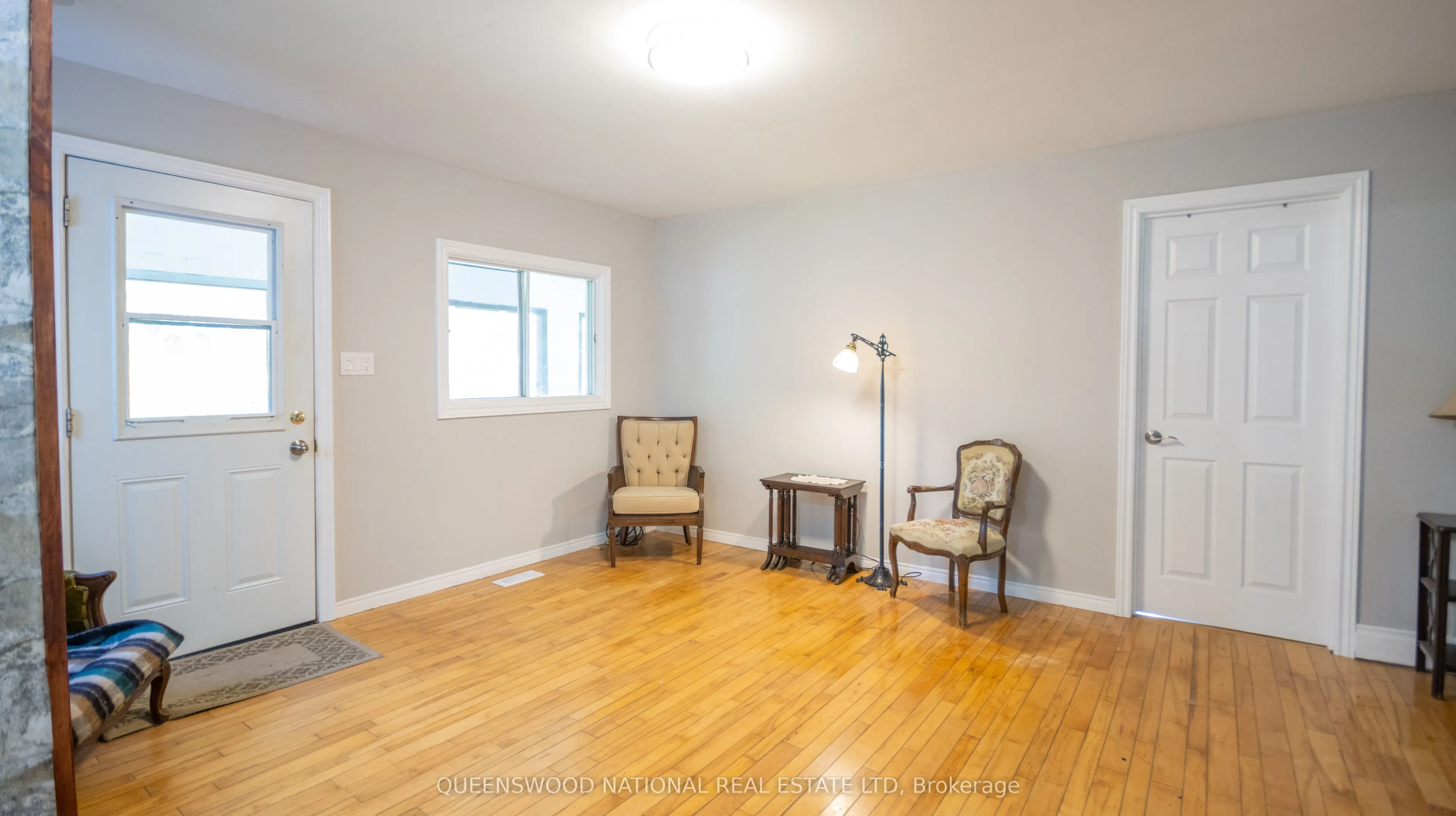 842 Centreview Road