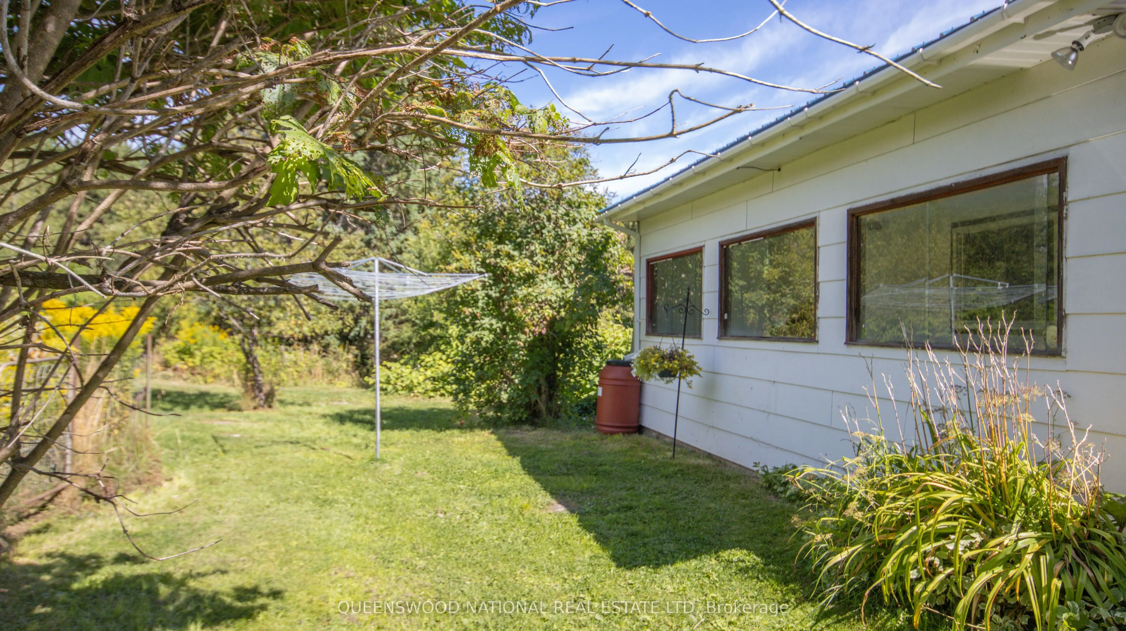 842 Centreview Road