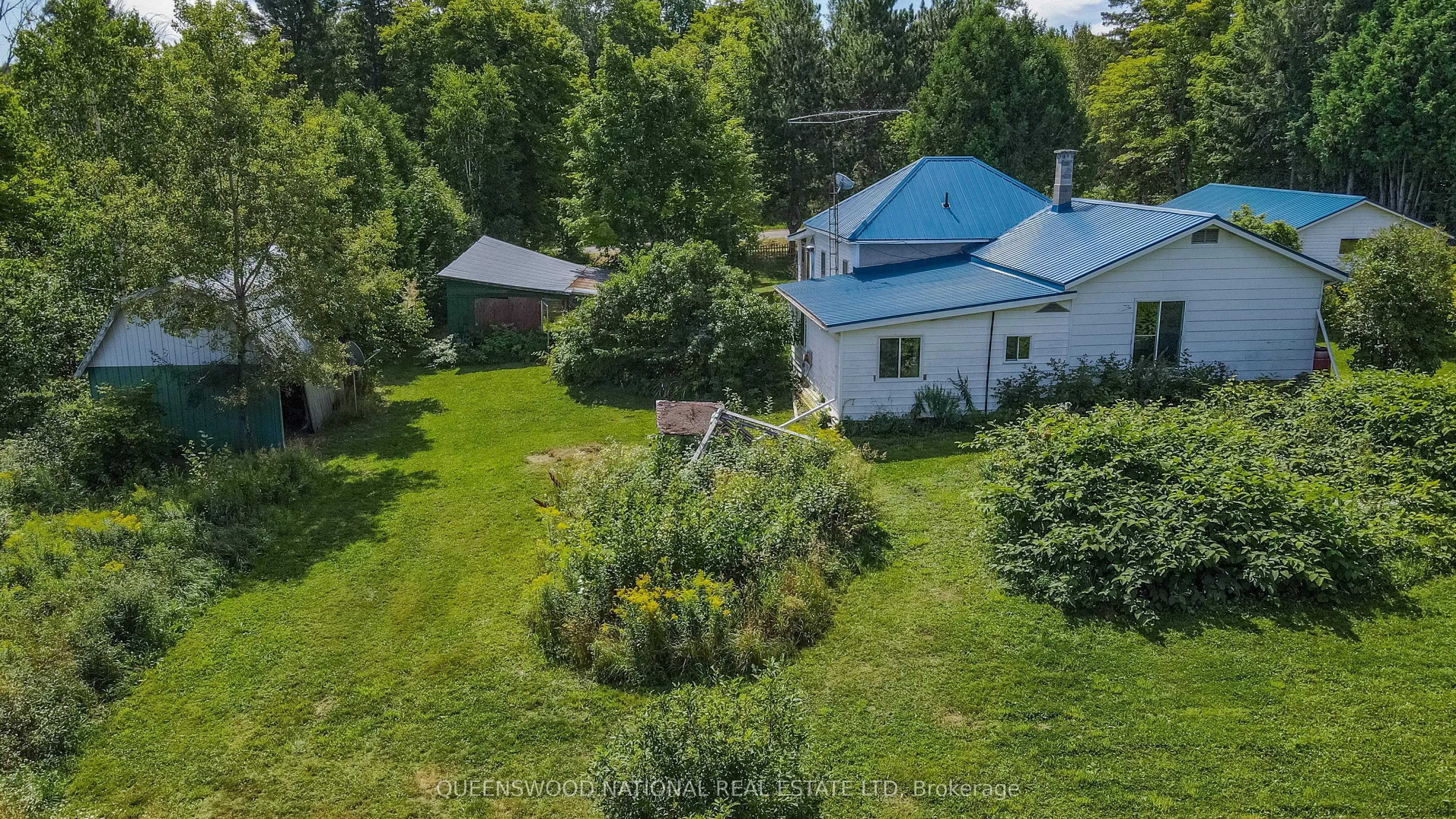 842 Centreview Road
