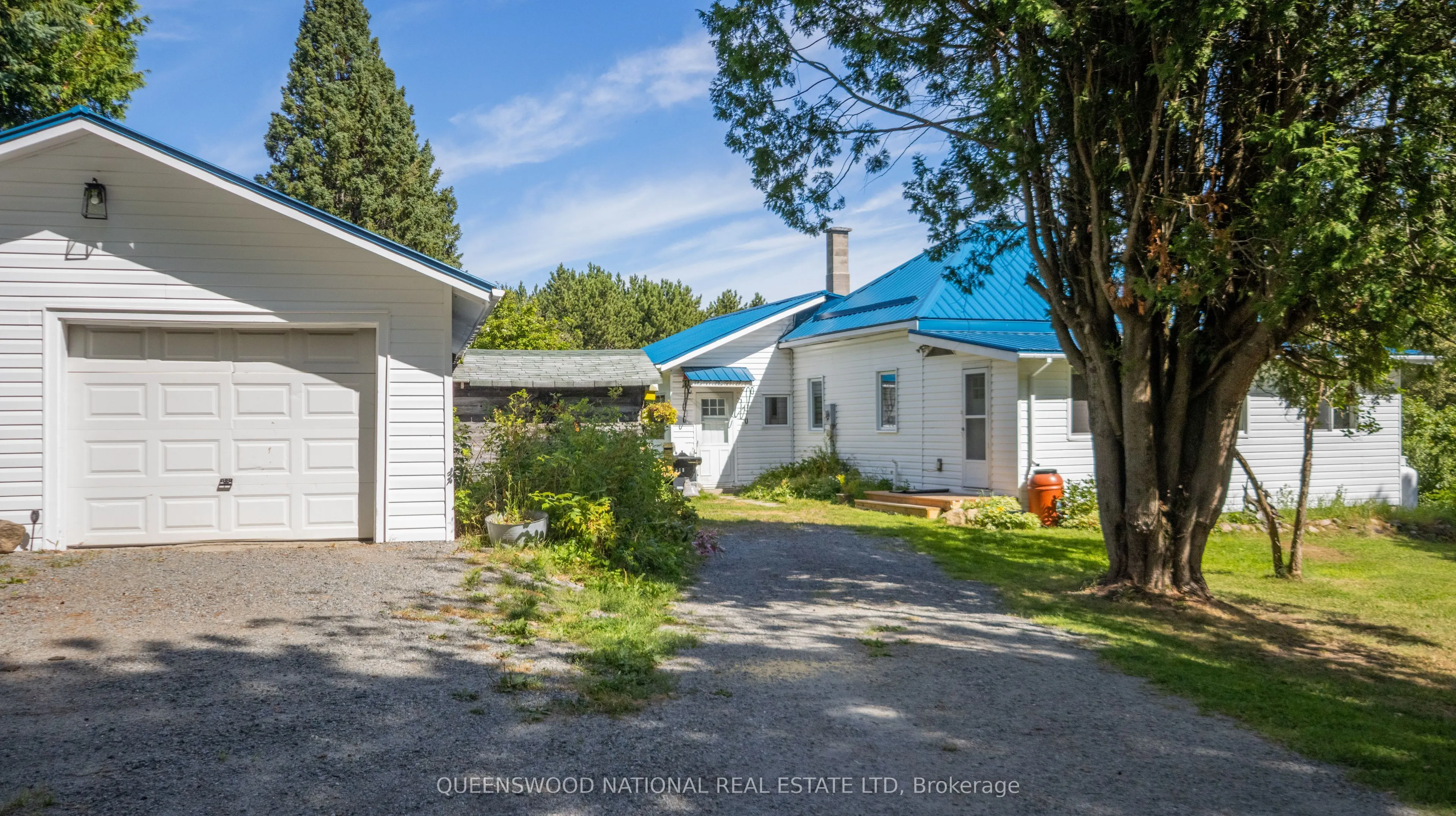 842 Centreview Road