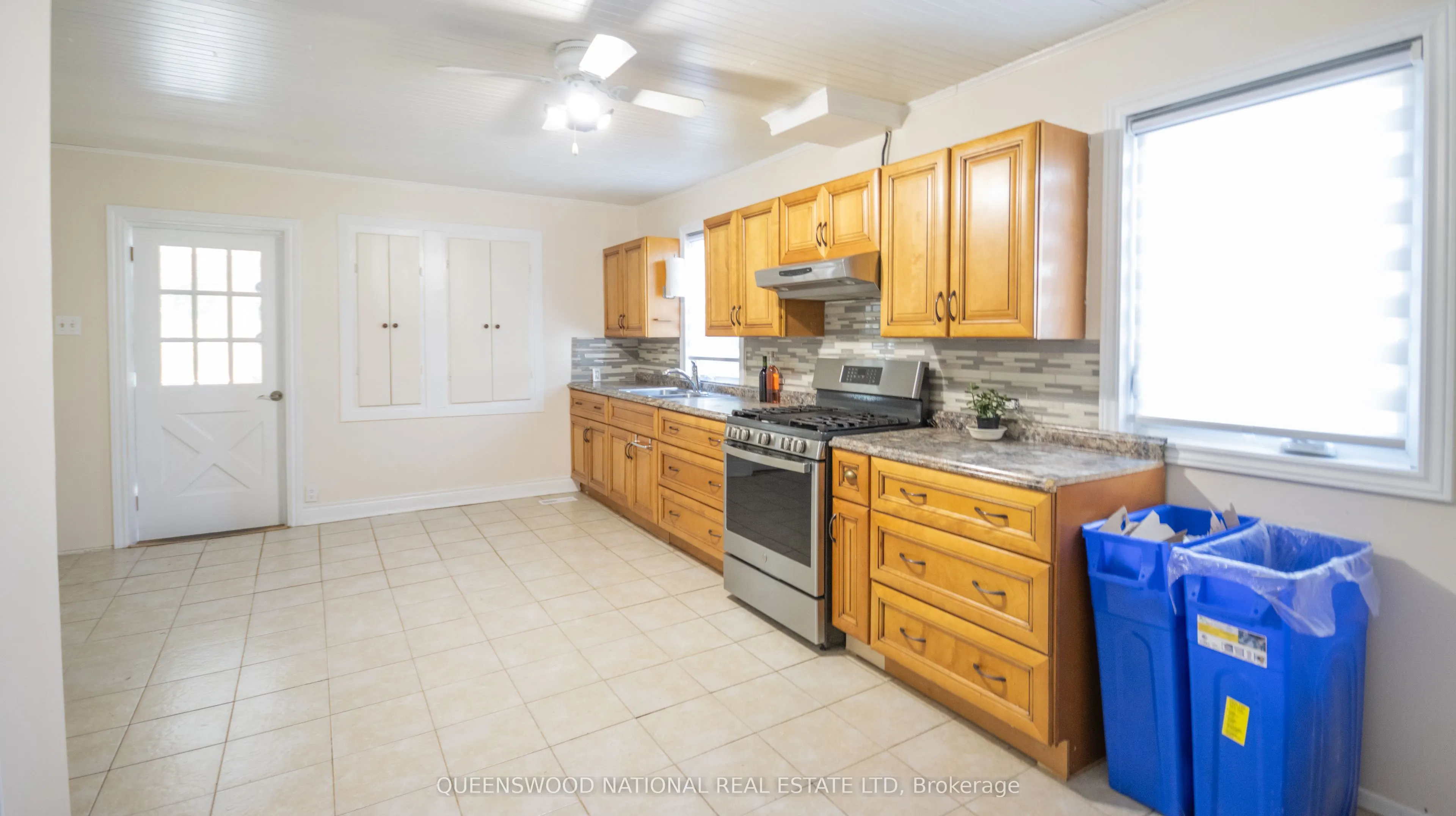 842 Centreview Road