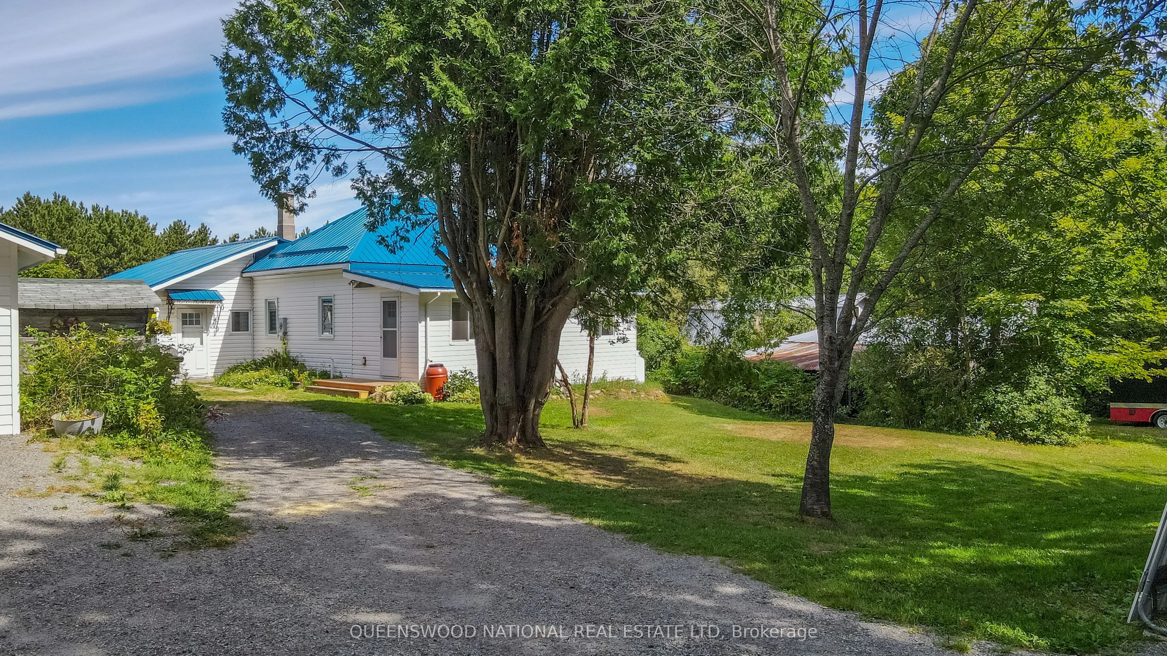 842 Centreview Road