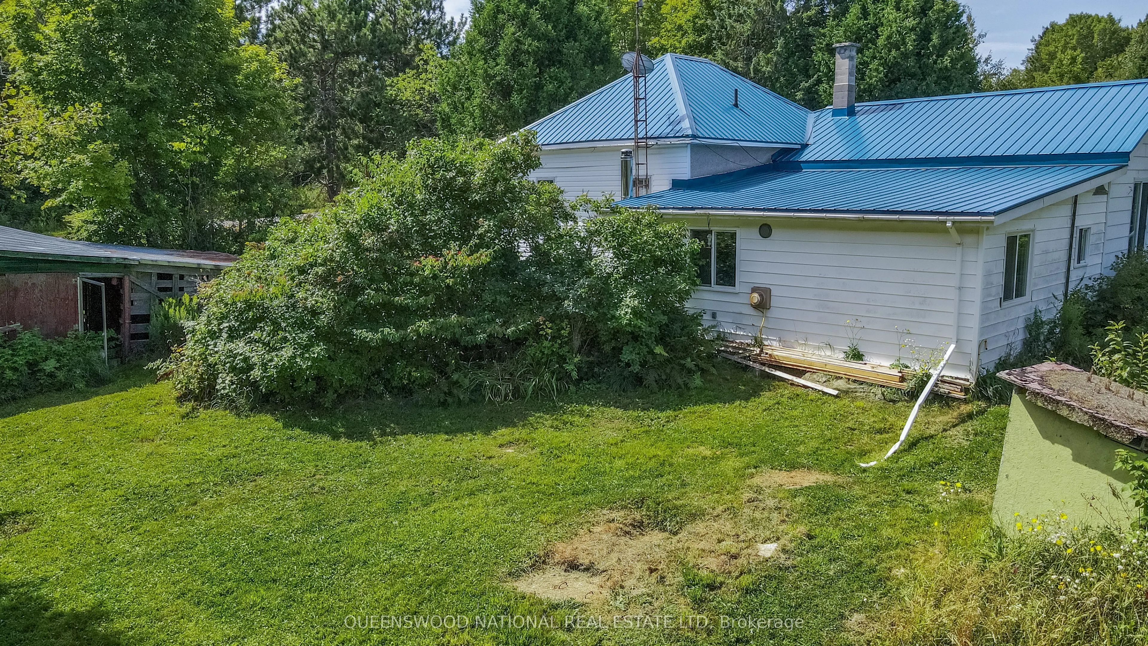 842 Centreview Road