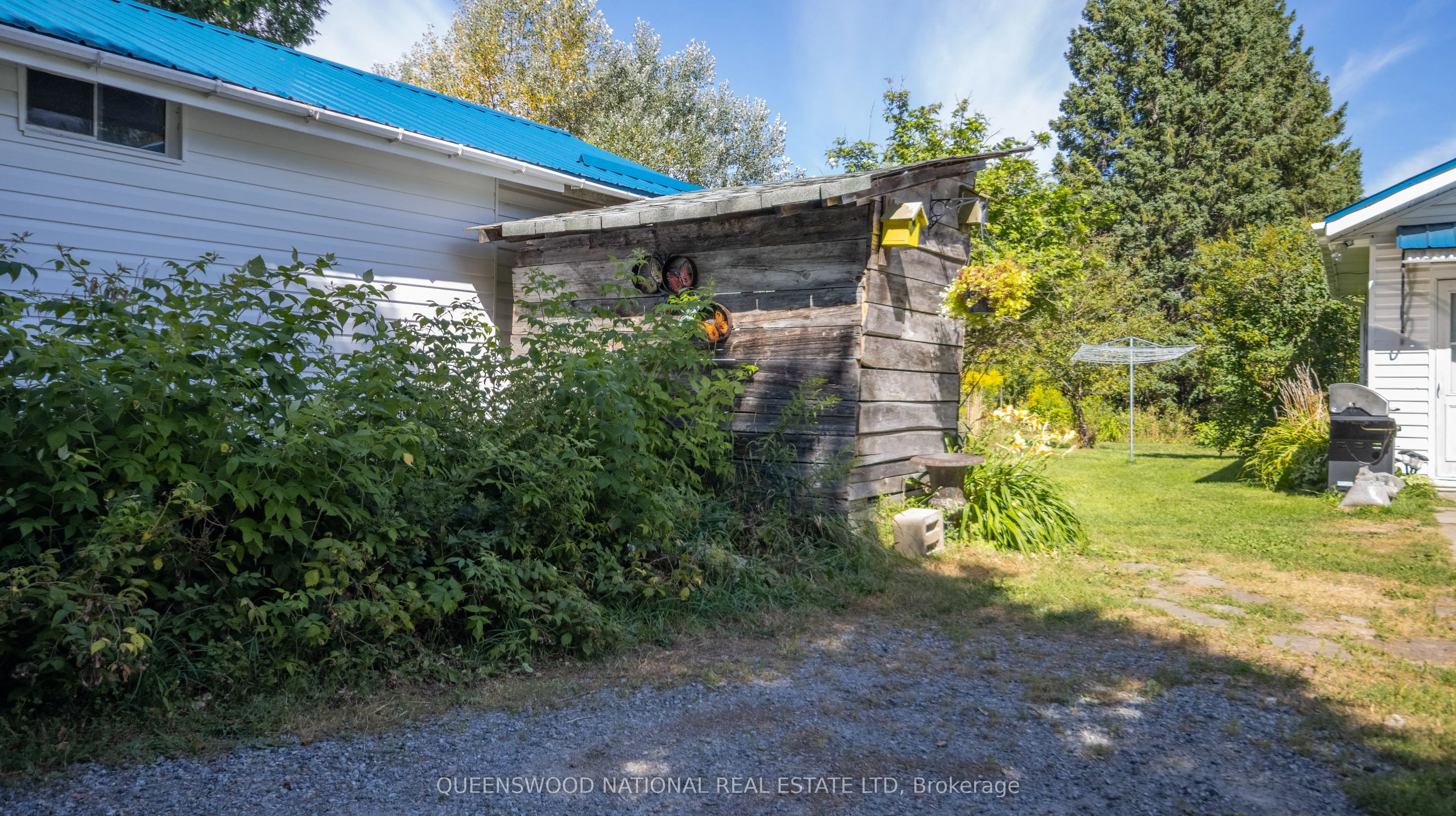 842 Centreview Road