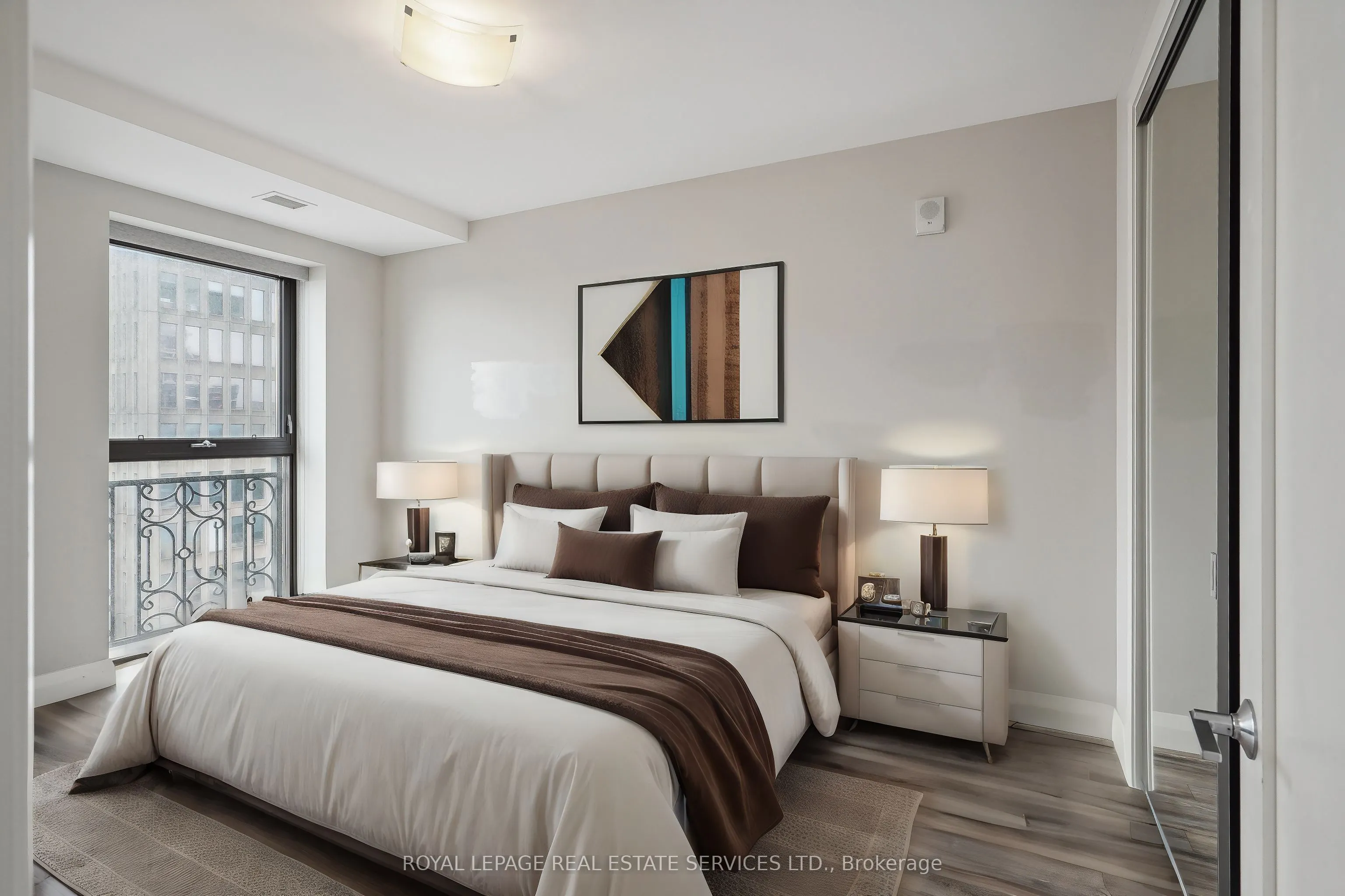118 King Street E, #920